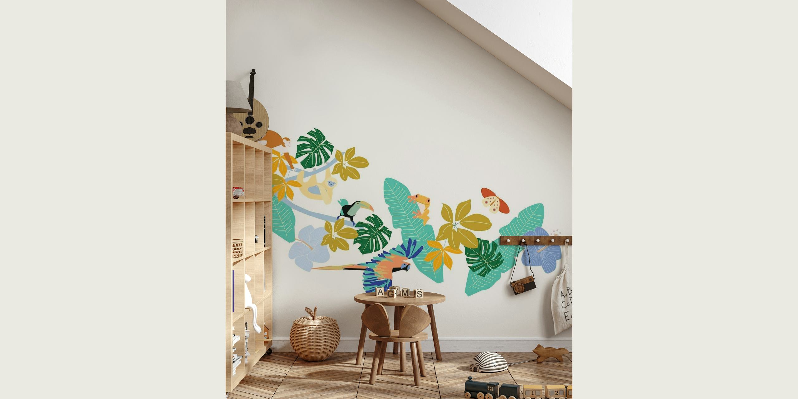Wandgemälde mit farbenfrohen tropischen Vögeln und Blattwerk