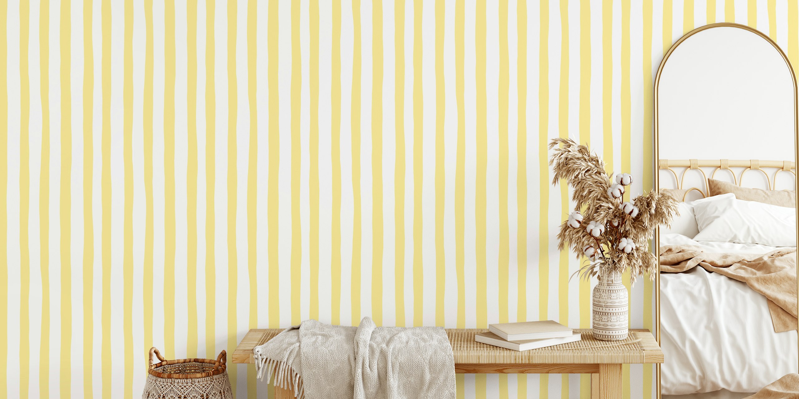 Lemon and White Painterly Stripes tapet i rummet