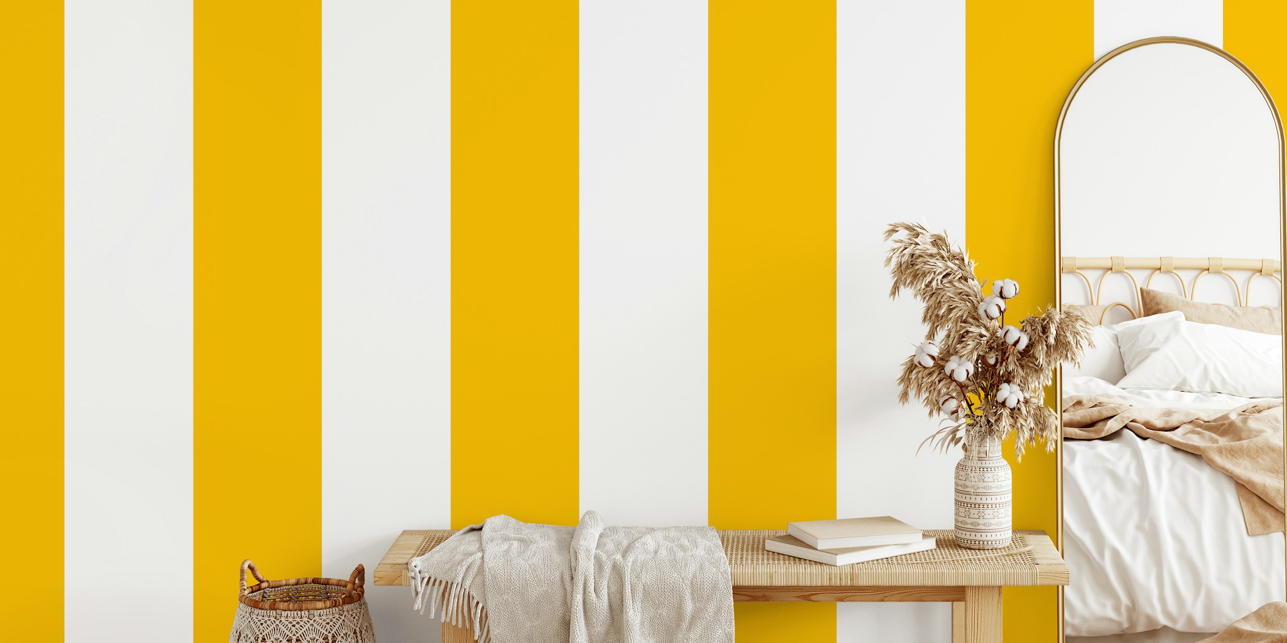Gold stripes wallpaper που εμφανίζεται σε ένα δωμάτιο