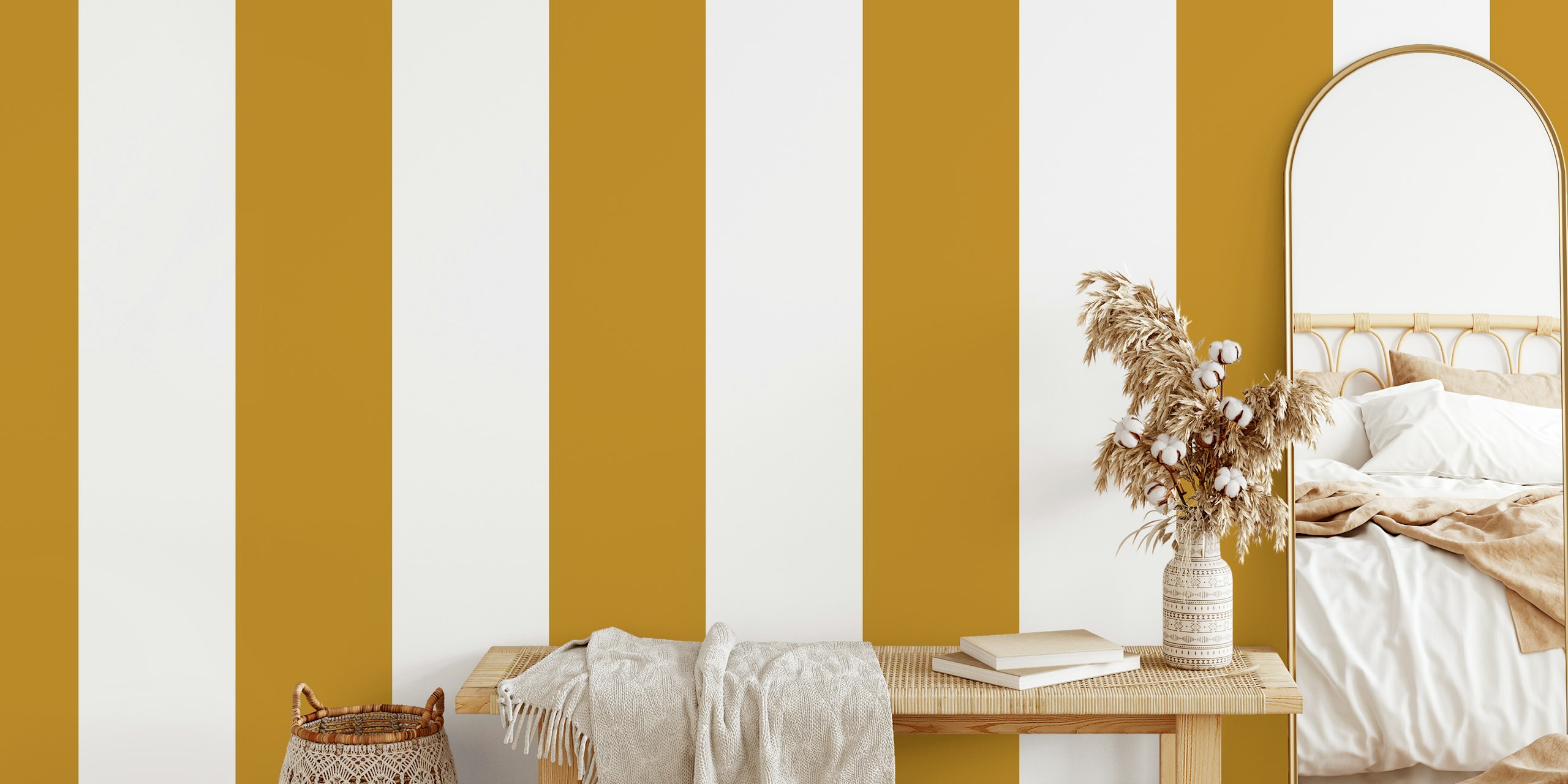 Fototapeta se svislými zlatými pruhy pro dekoraci interiéru