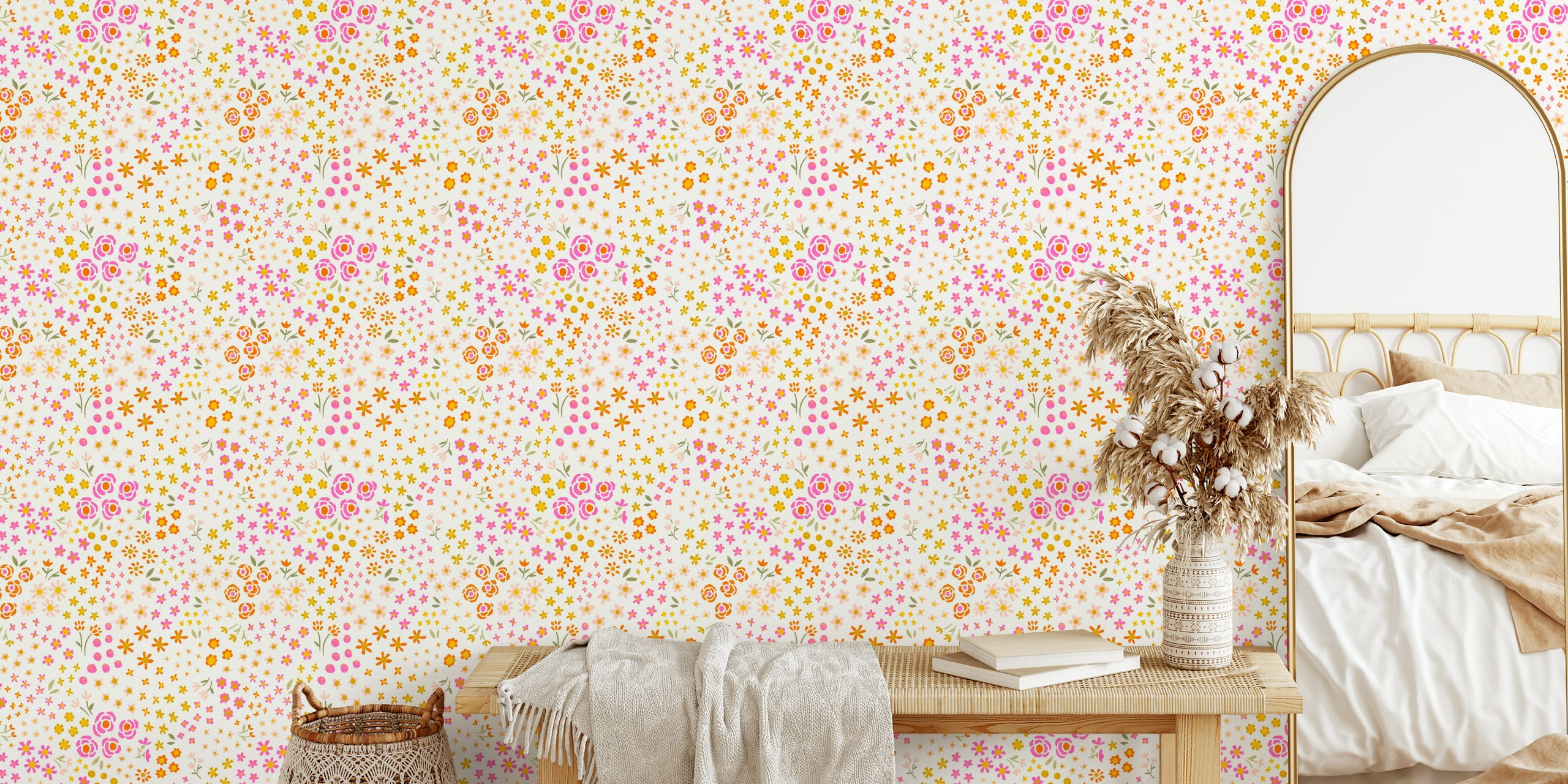 Bloemenbehangontwerp met roze en oranje bloemen