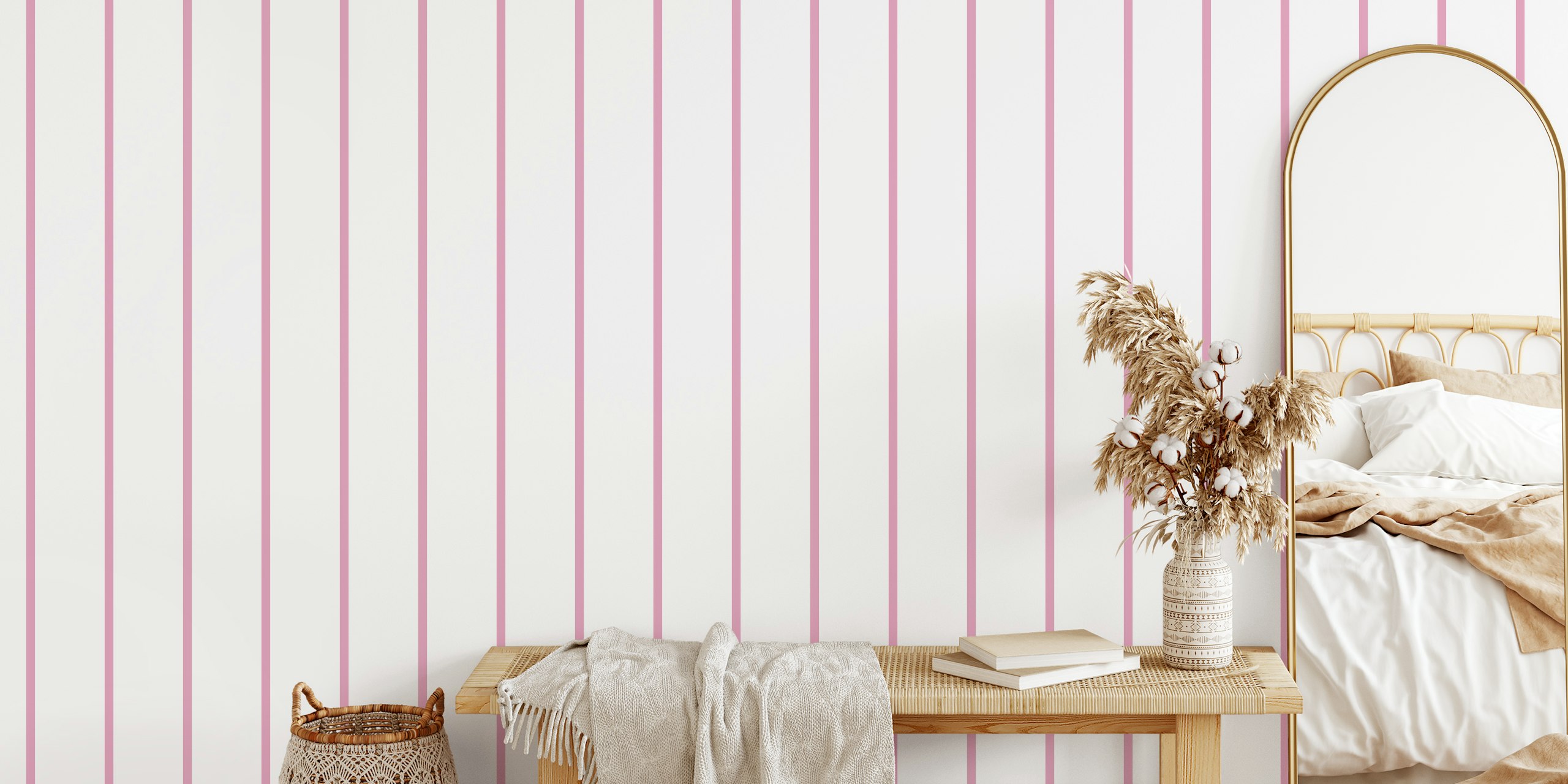 Tapeta Pinstripes White Pink Stripes u sobi