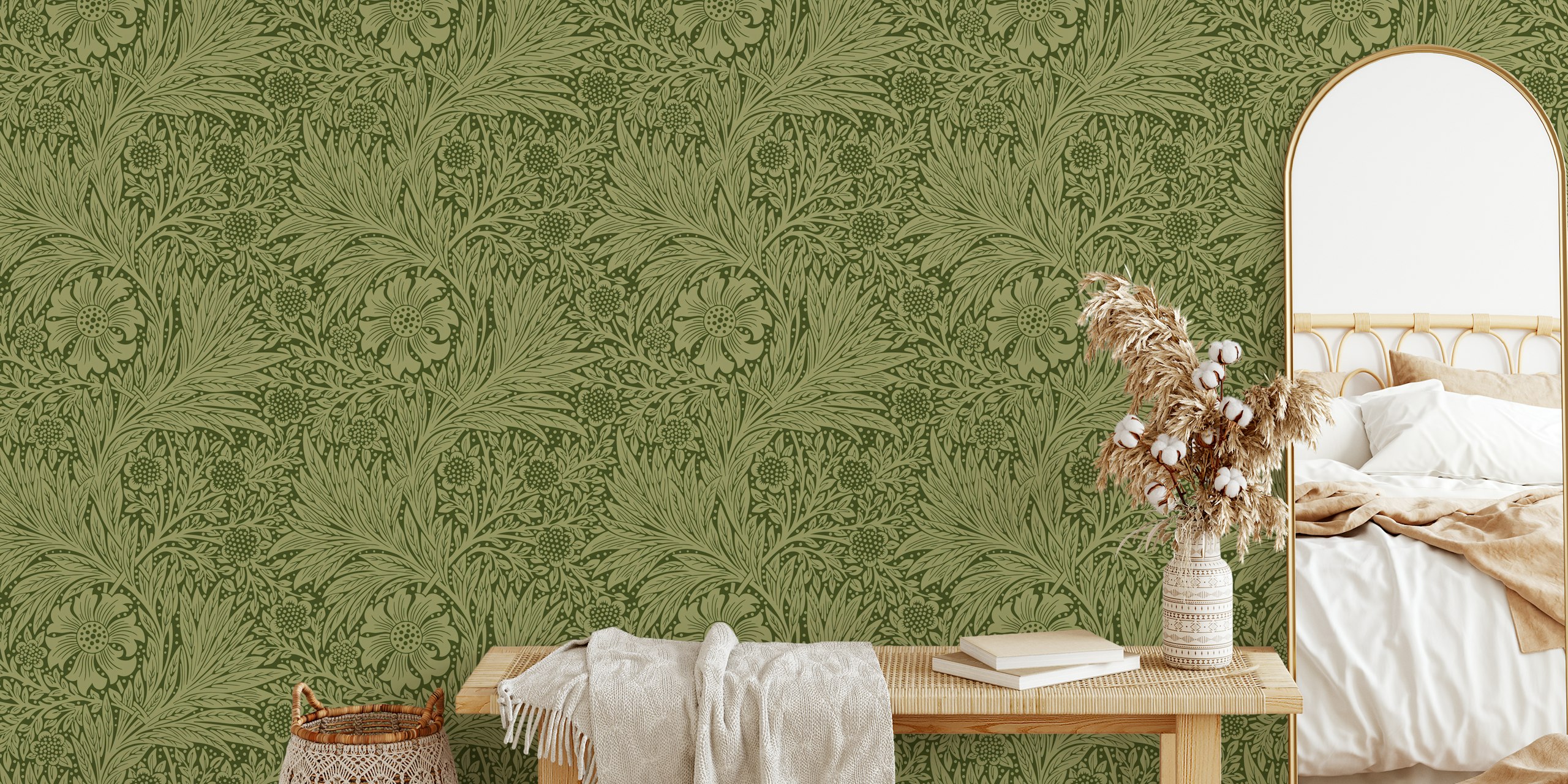 Vintage Victorian Pure Marigold wallpaper i ett rum