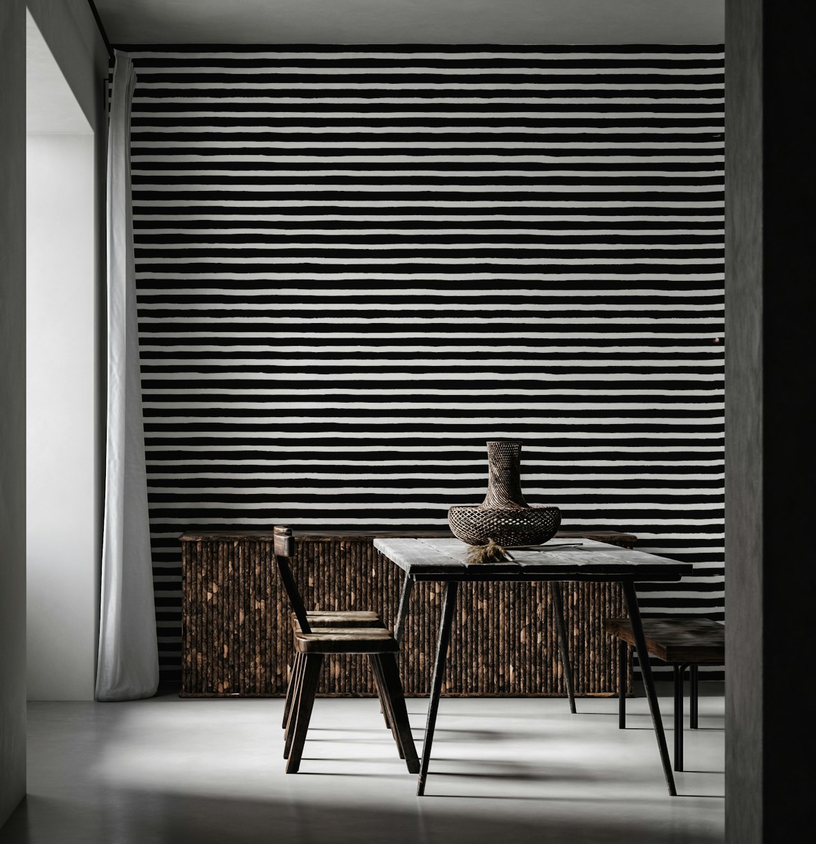 Black Modern Stripes wallpaper
