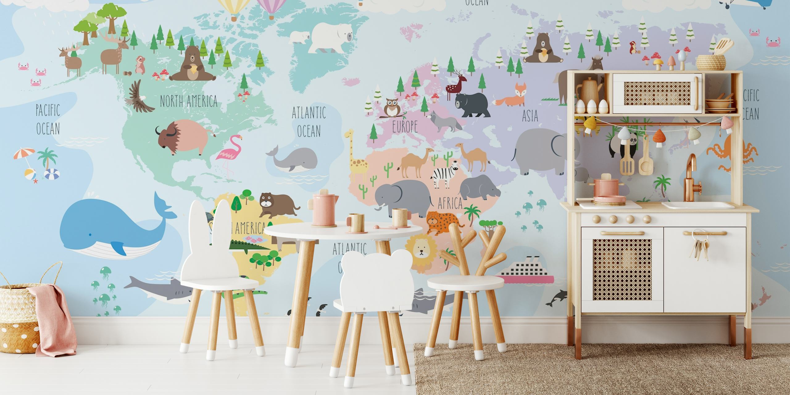 Fotomural infantil ilustrado con mapamundi y simpáticos animales