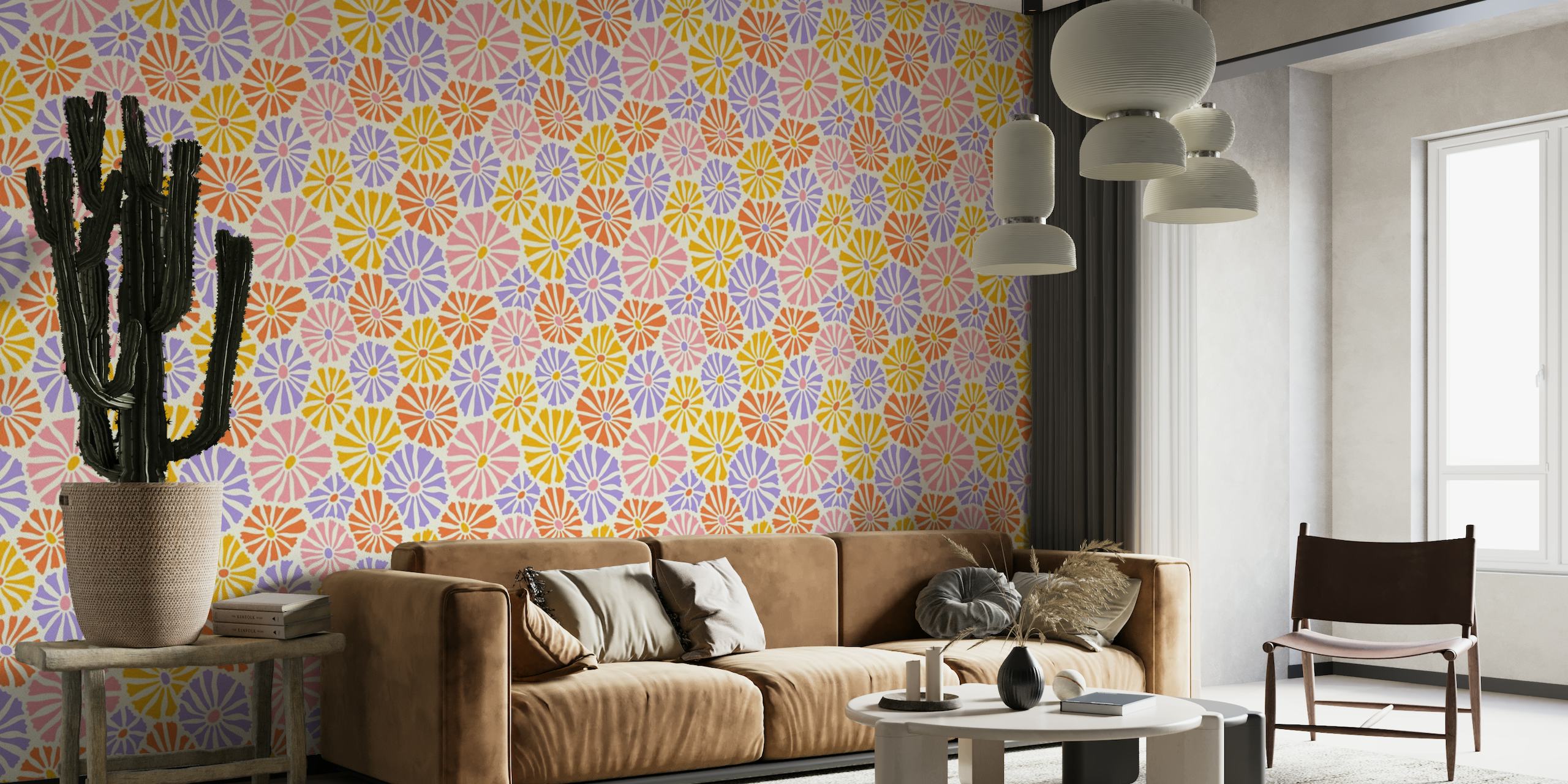 Retro-geïnspireerd fotobehang met kleurrijke madeliefjes in roze, oranje, geel en paars op een witte achtergrond.