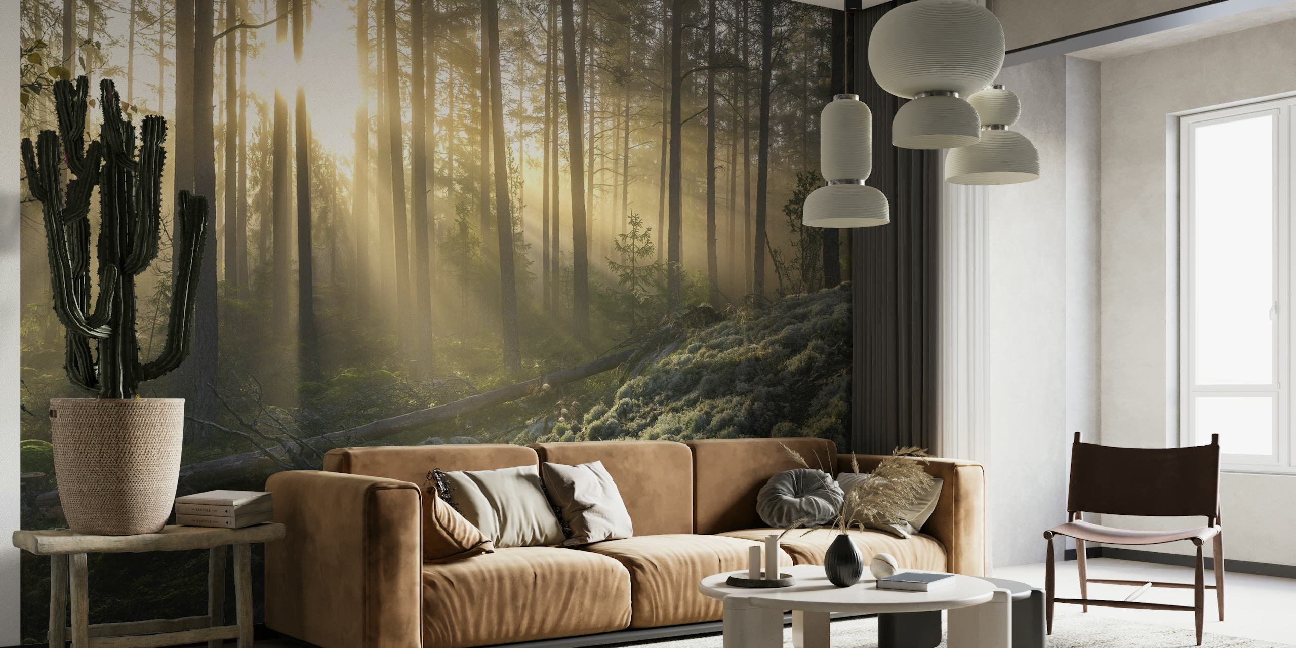 Mistig bos met zonlicht dat door de bomen dringt en een muurschildering met wit mos op de voorgrond