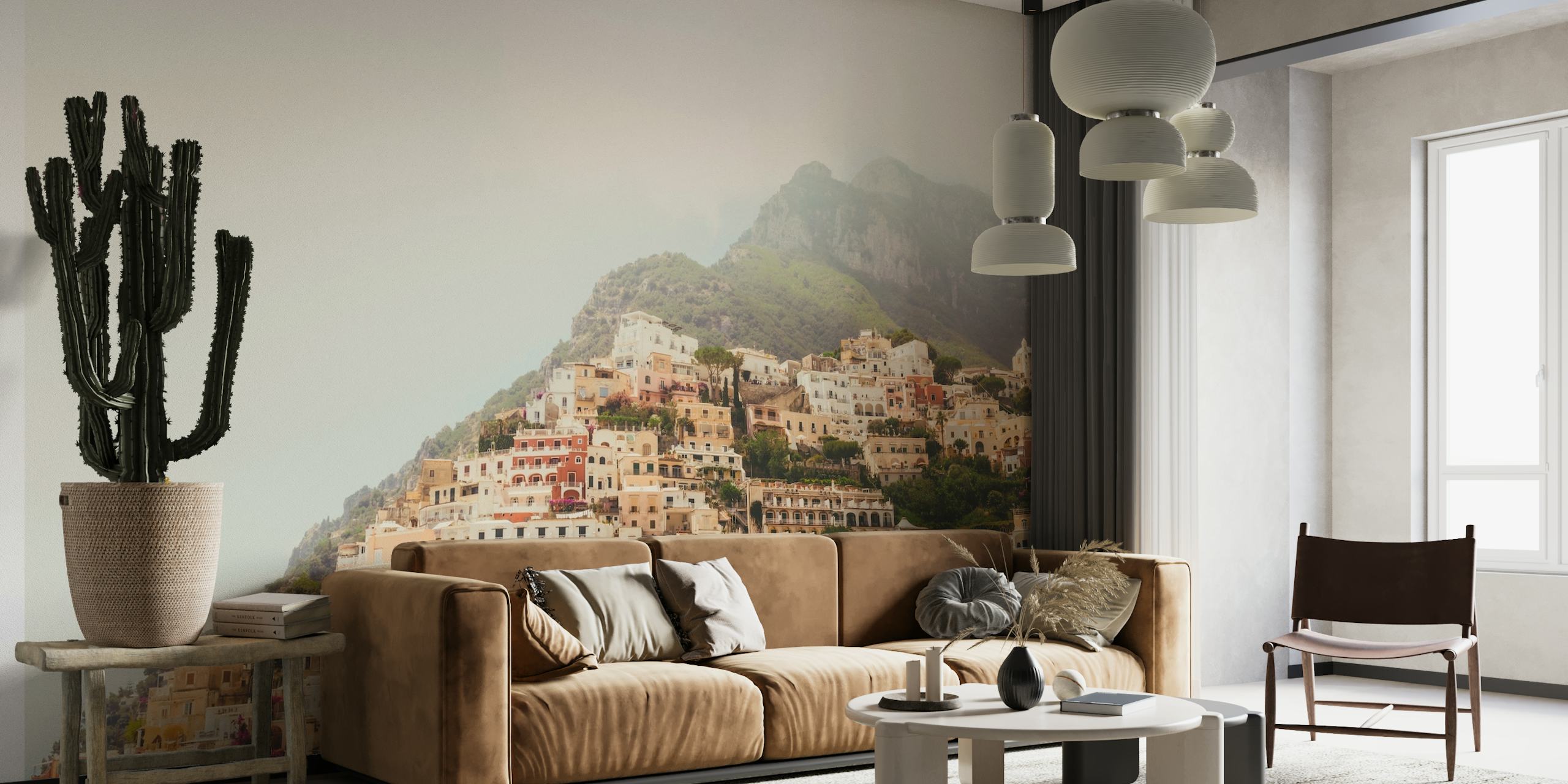 Das Wandbild der Amalfiküste mit pastellfarbenen Häusern auf Klippen