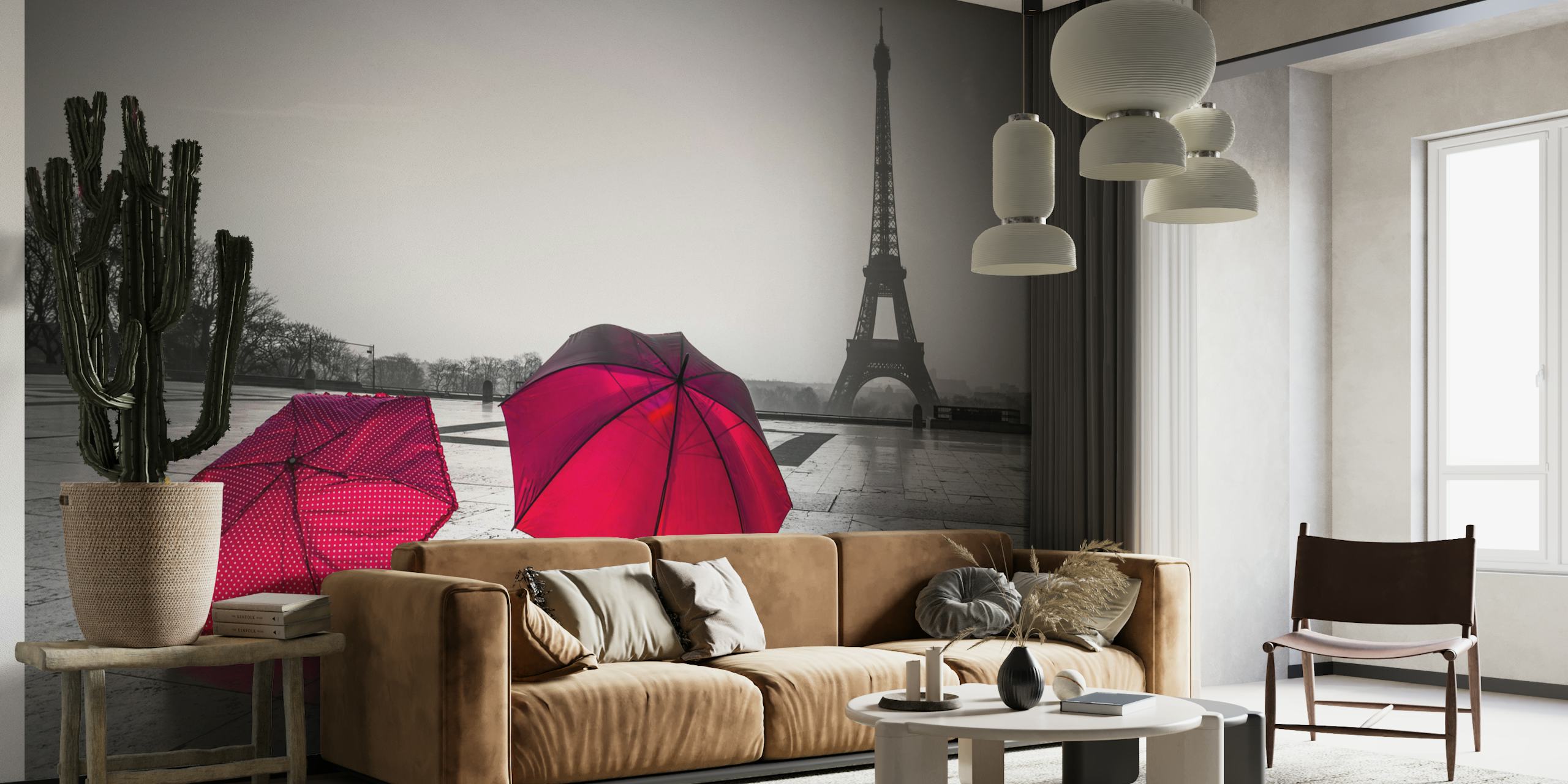 Rote umbrellas mit dem Eiffel Tower im Hintergrund