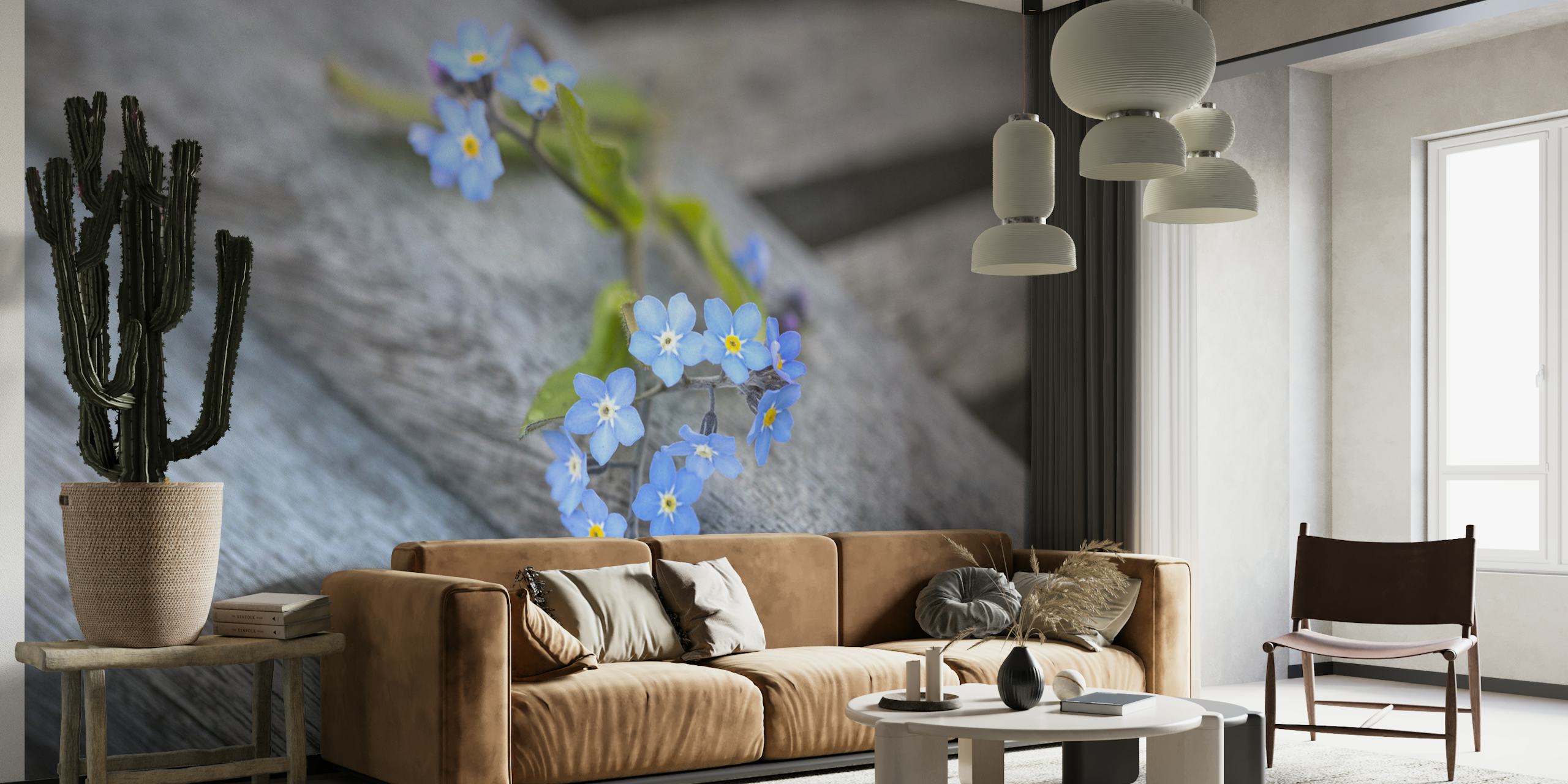 Vergeet-mij-niet bloemen liggend op een rustieke houten muurschildering