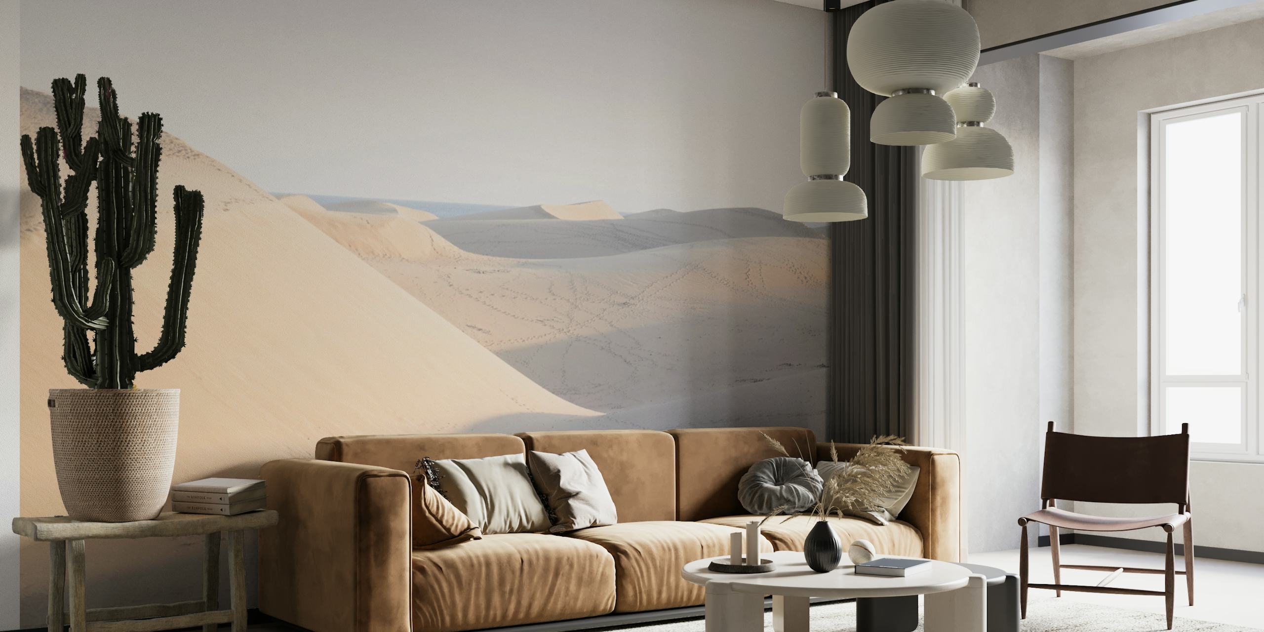 Rustige muurschildering in een woestijntafereel met zachte duinen en subtiele schaduwen