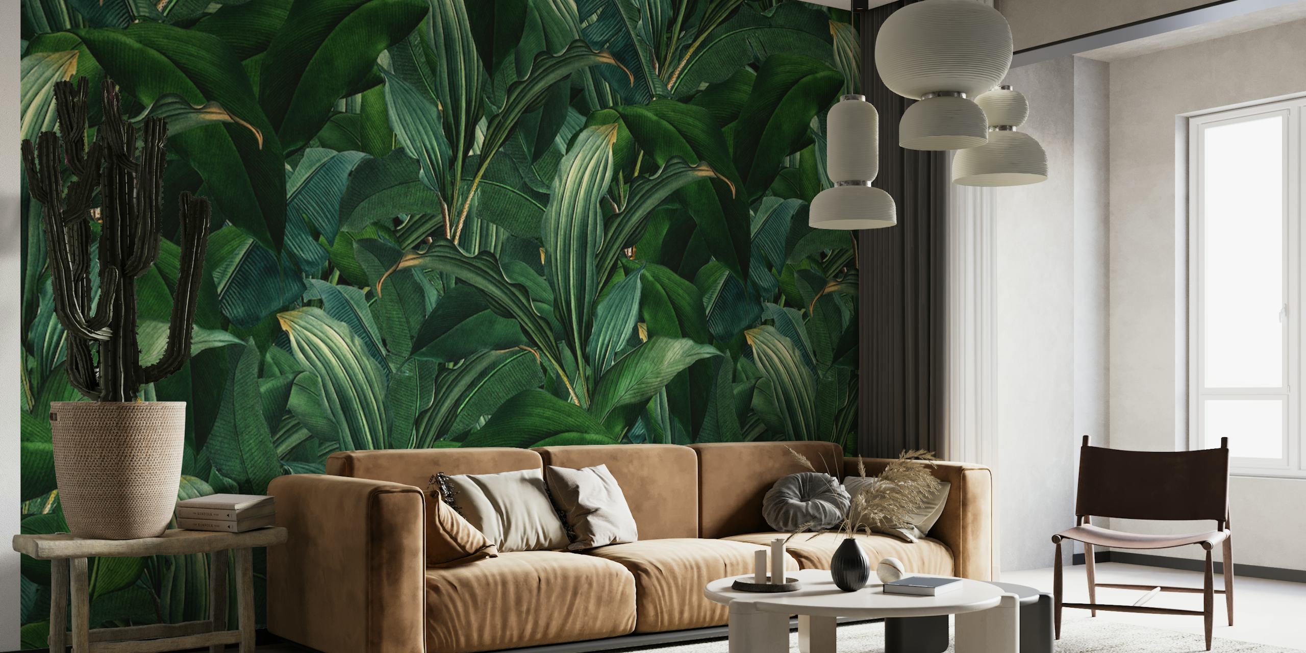 Papier peint mural de feuilles de palmier tropicales dans des tons sombres et maussades avec une touche vintage