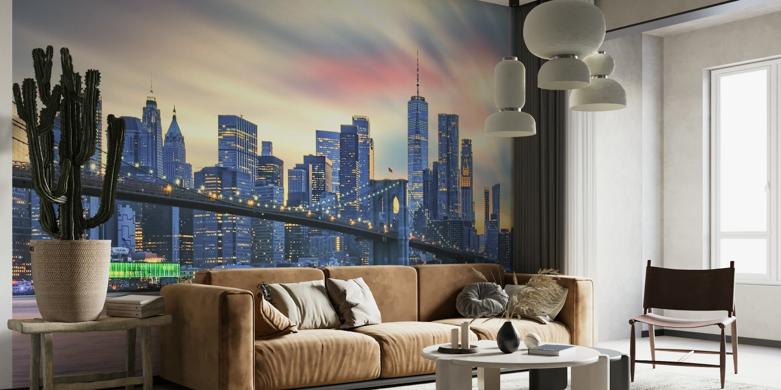 Horizonte da cidade de Nova York ao entardecer com iluminação quente nos edifícios e a Ponte do Brooklyn em primeiro plano