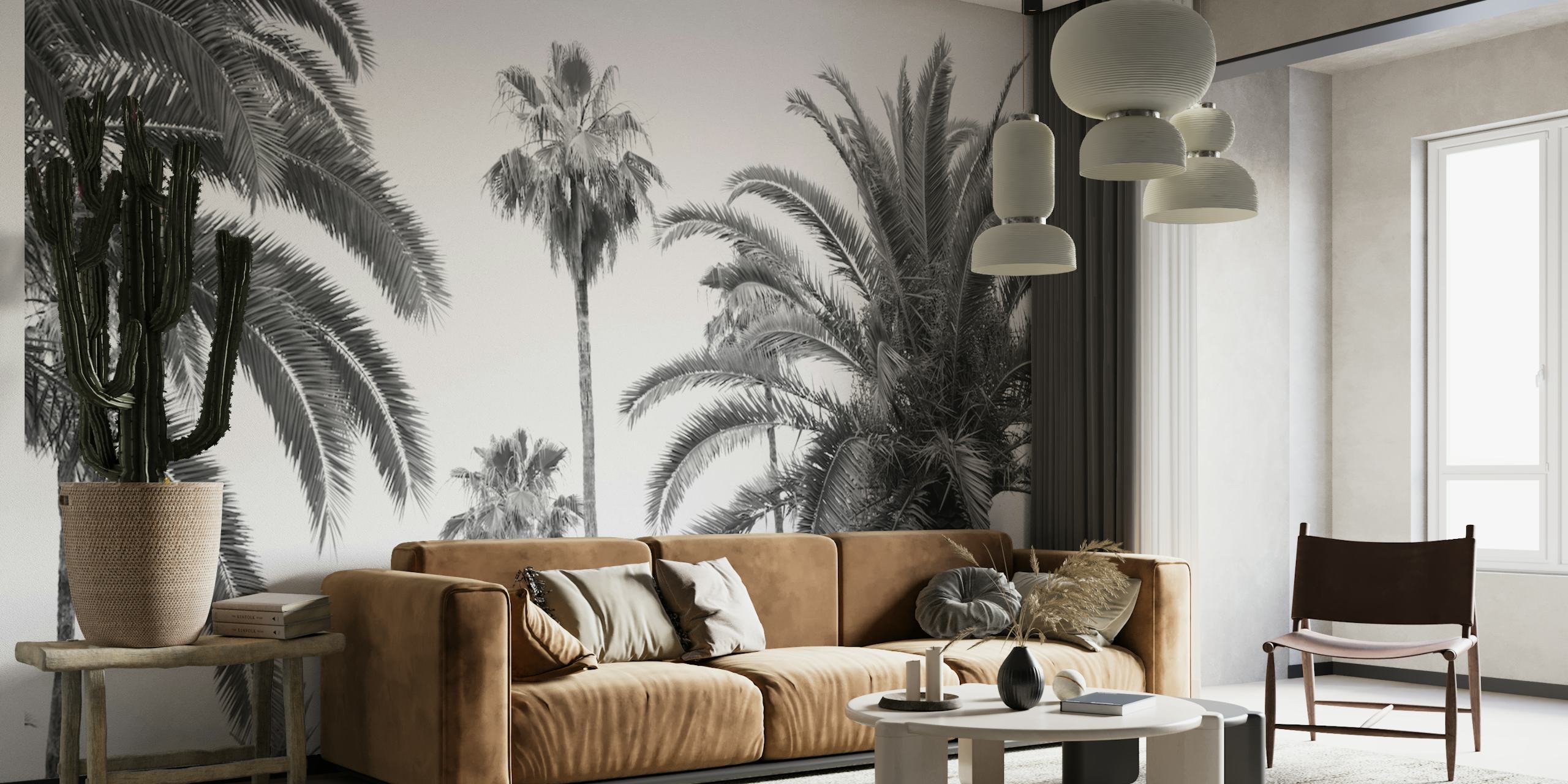 Sort og hvidt vægmaleri af høje palmer mod en klar himmel