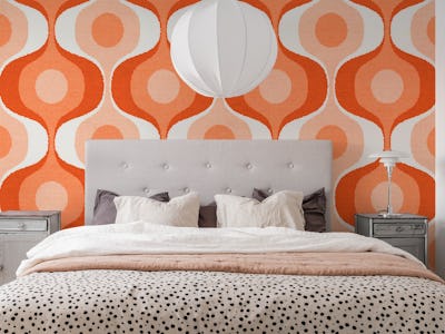 Fluffy 70s Retro Coral Geo
