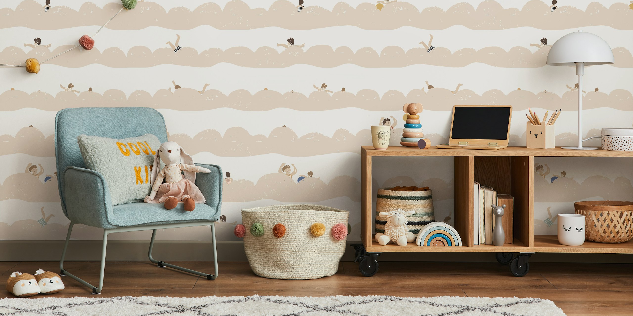 Τα παιδιά απολαμβάνουν τα Playful Beachside Vibes for Kids