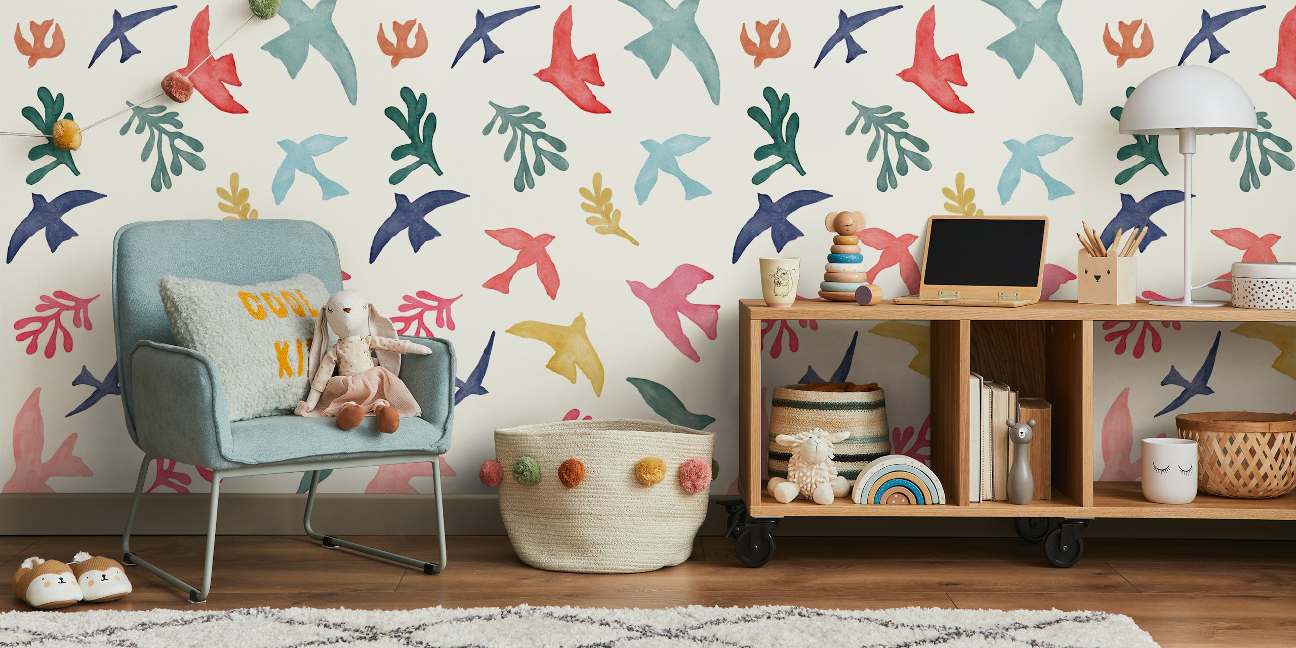Carta da parati Bright Freedom Birds in una stanza