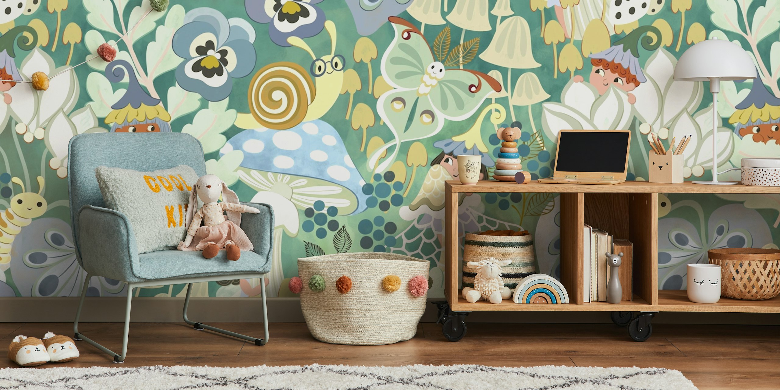 Whimsical woodland tapet vist i et rum