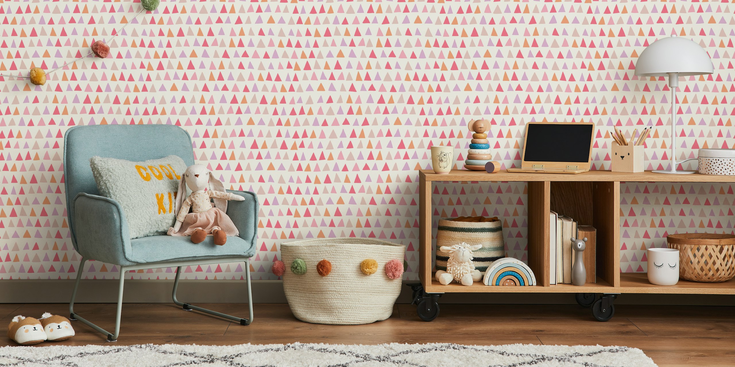 Pink and purple triangular pattern wallpaper