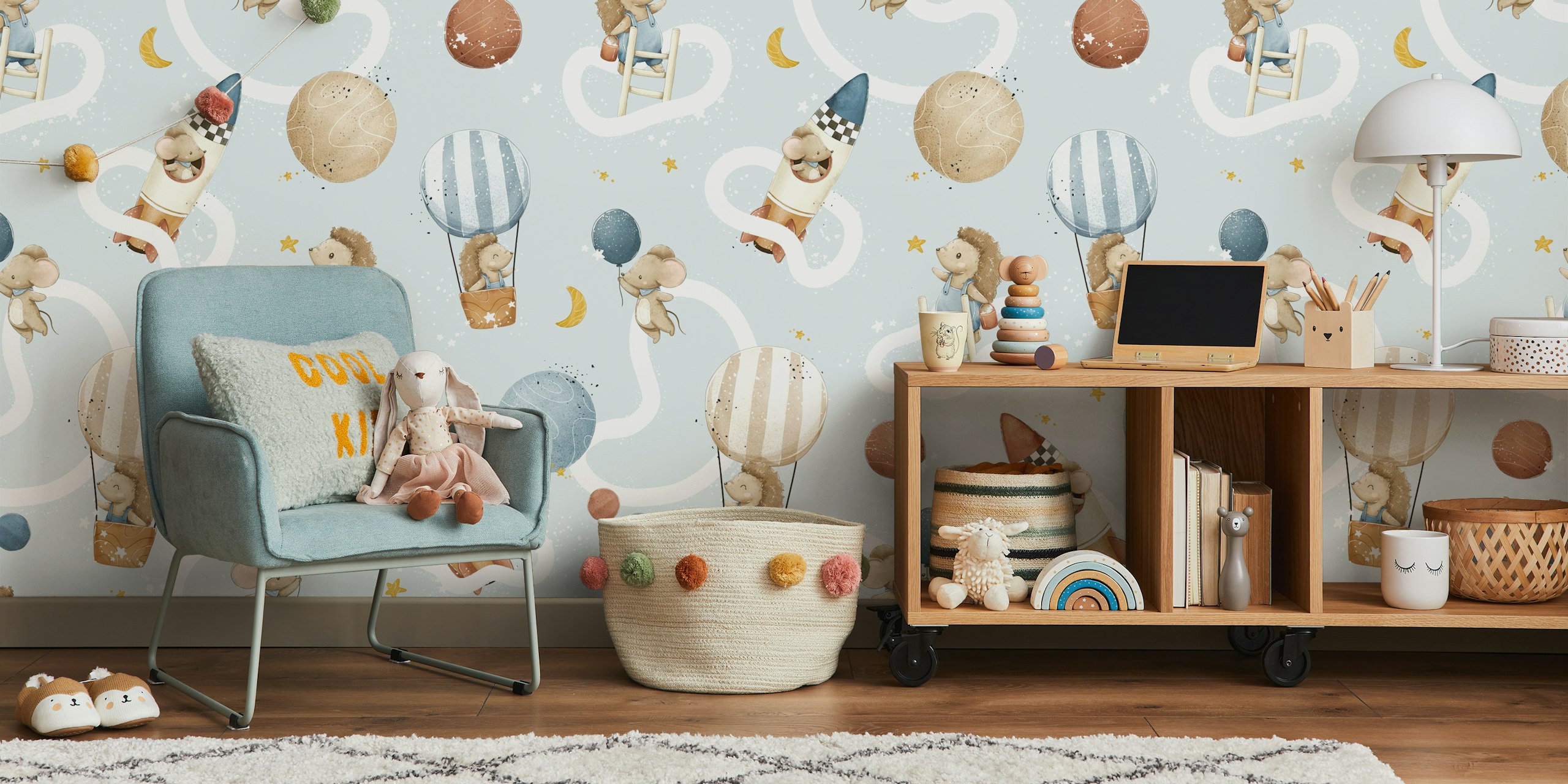 Cuteness Beyond Gravity behang in een kamer