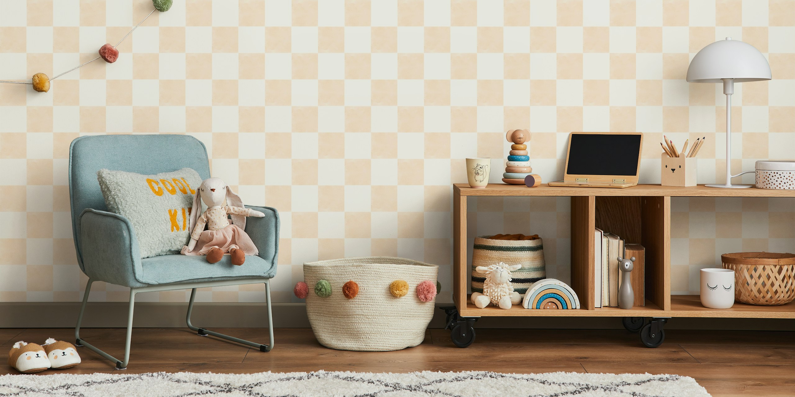 Blush Pink Watercolor Checkerboard tapet i ett rum