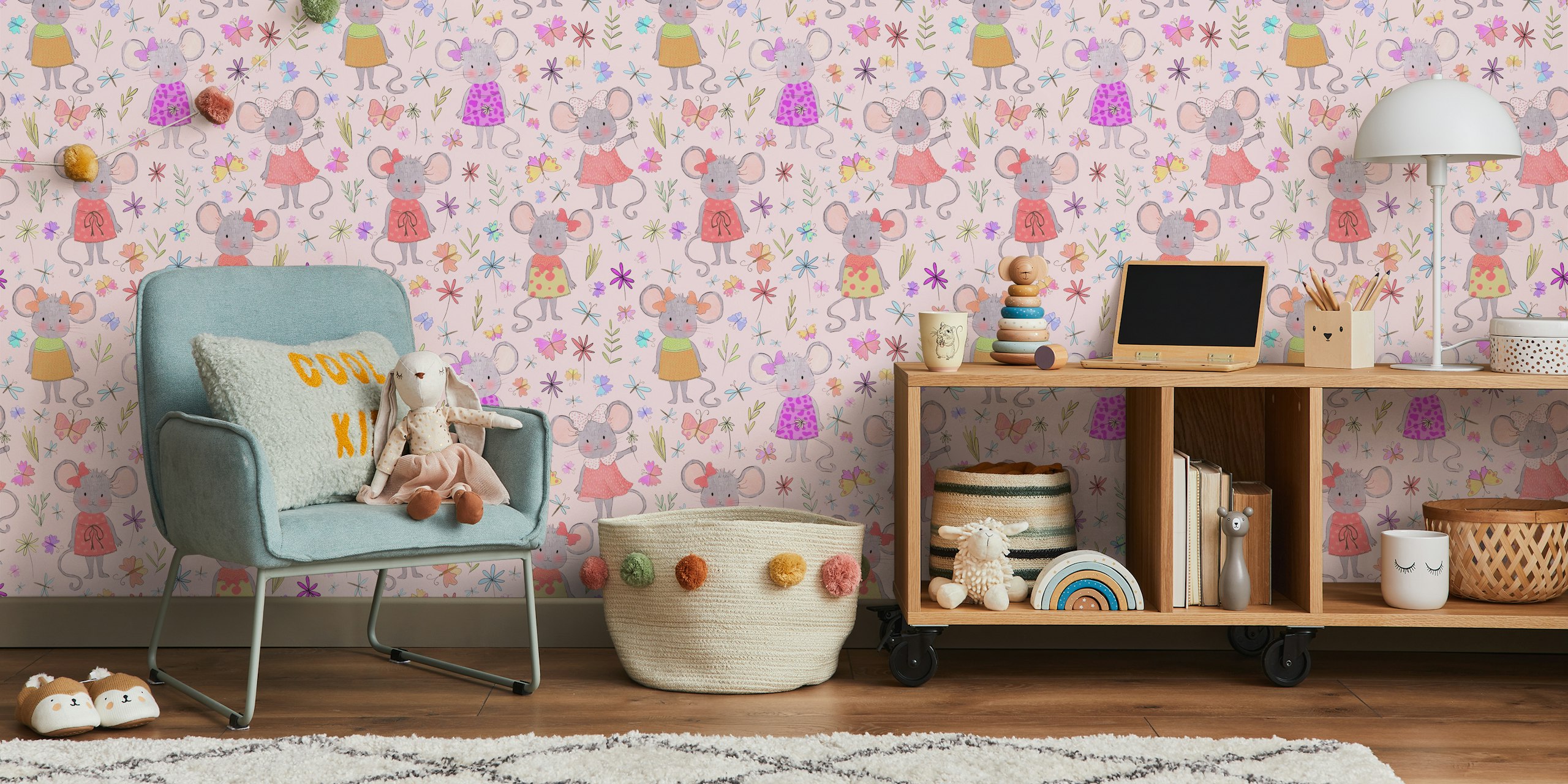 Niedliche Mäuse Tapetendesign mit Blumen