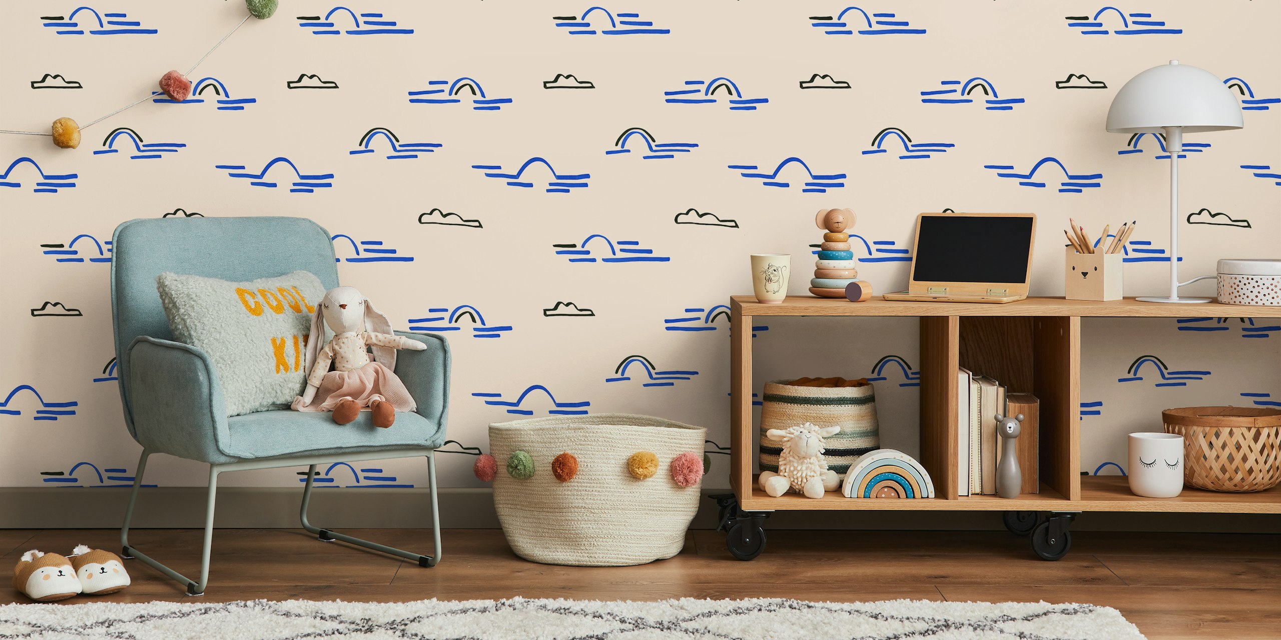 Papel de parede infantil divertido com nuvens e arco-íris