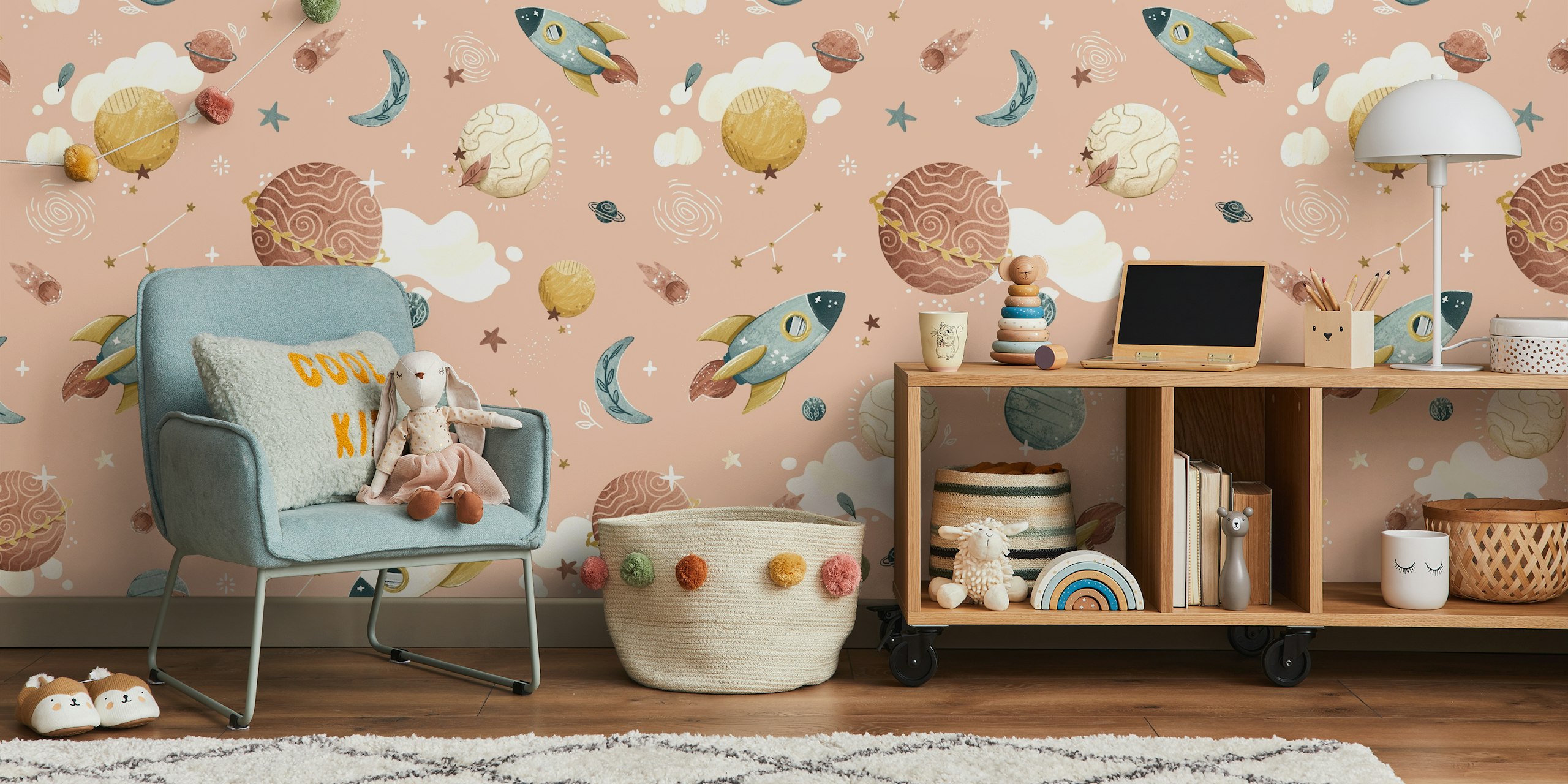 Boho Dreamscape persikofärgad tapet i ett rum