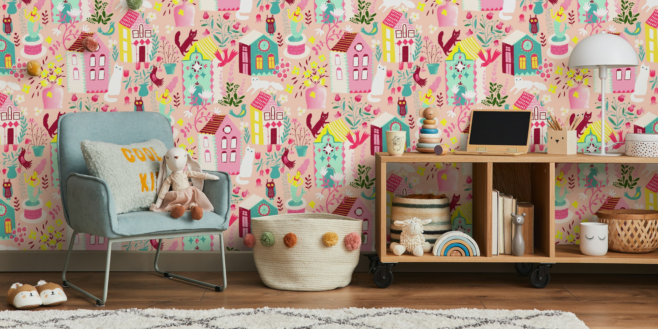 Happy Village Garden Tapete in einem Raum