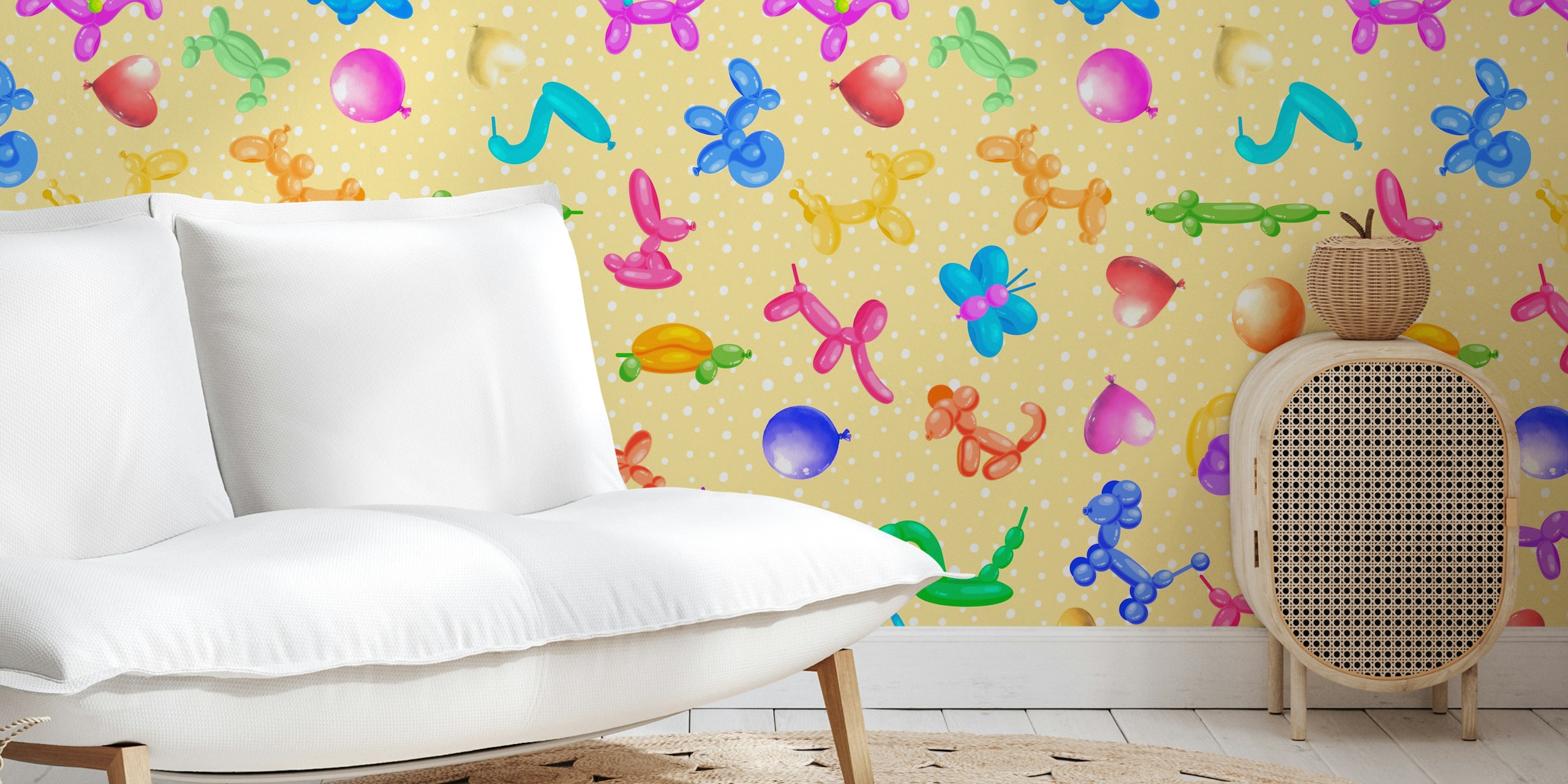 Balloon Animals with Polka Dots 3 orange en una habitación