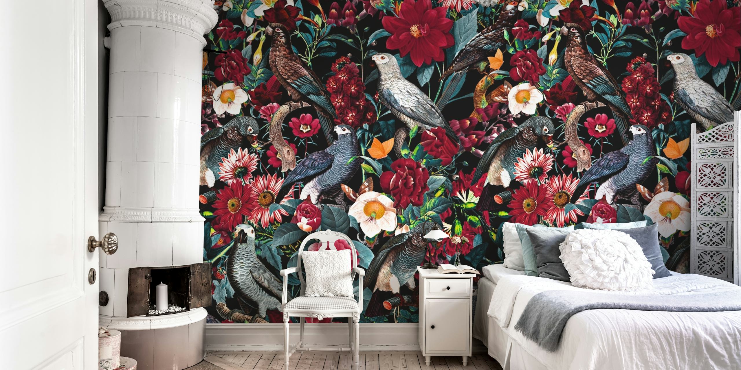 Floral and Birds XX -tapetti, jossa on eloisia kukkia ja lintuja tummalla taustalla