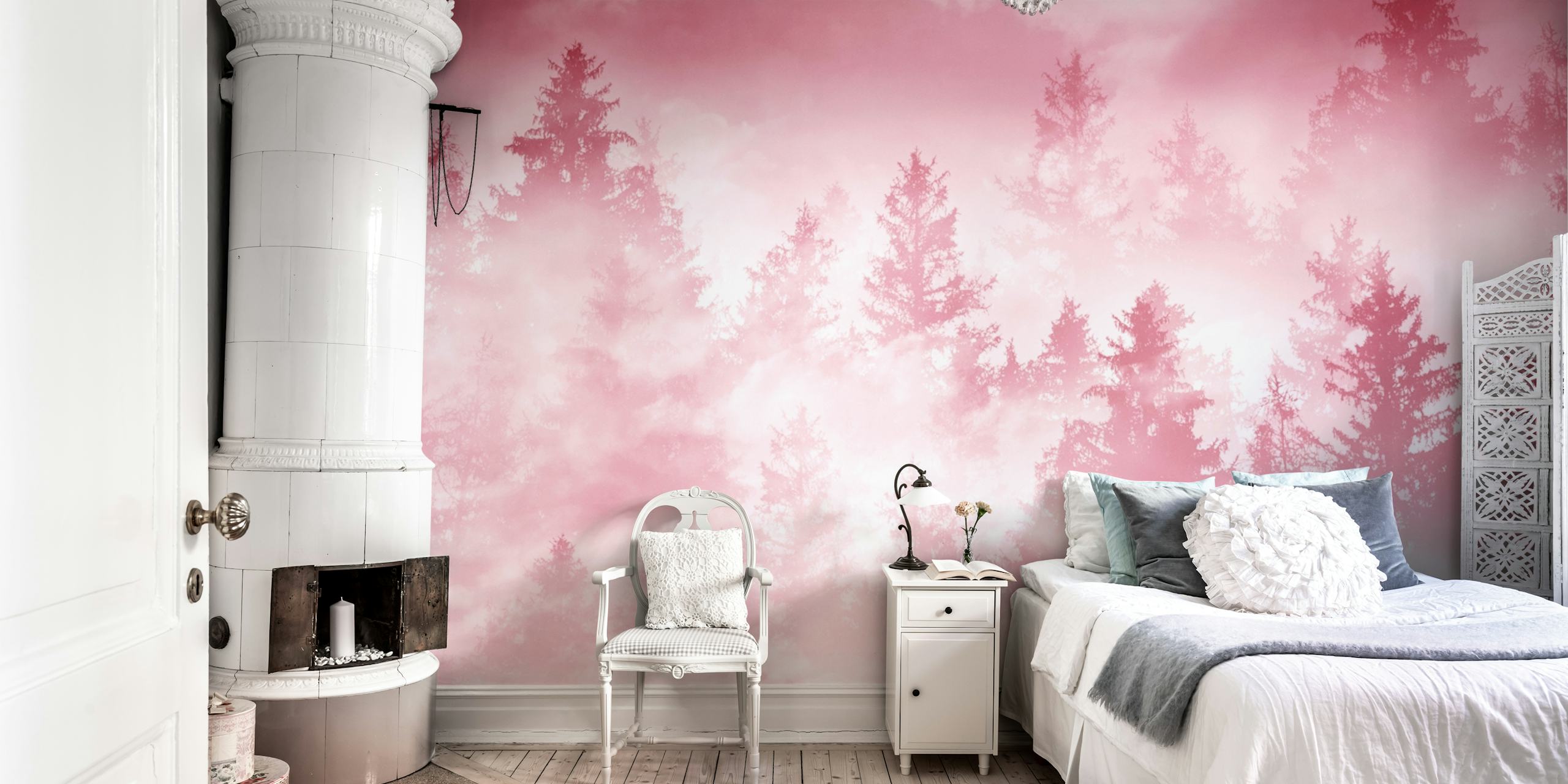 Viva Magenta Forest Dream Tapete in einem Raum