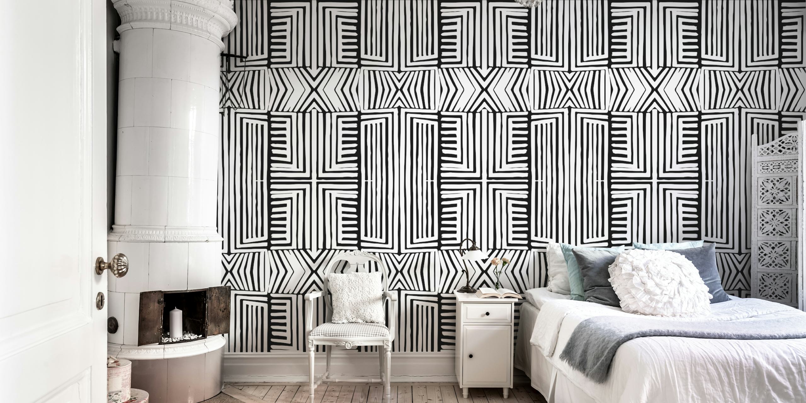 Black and white geometric patterns on wallpaper