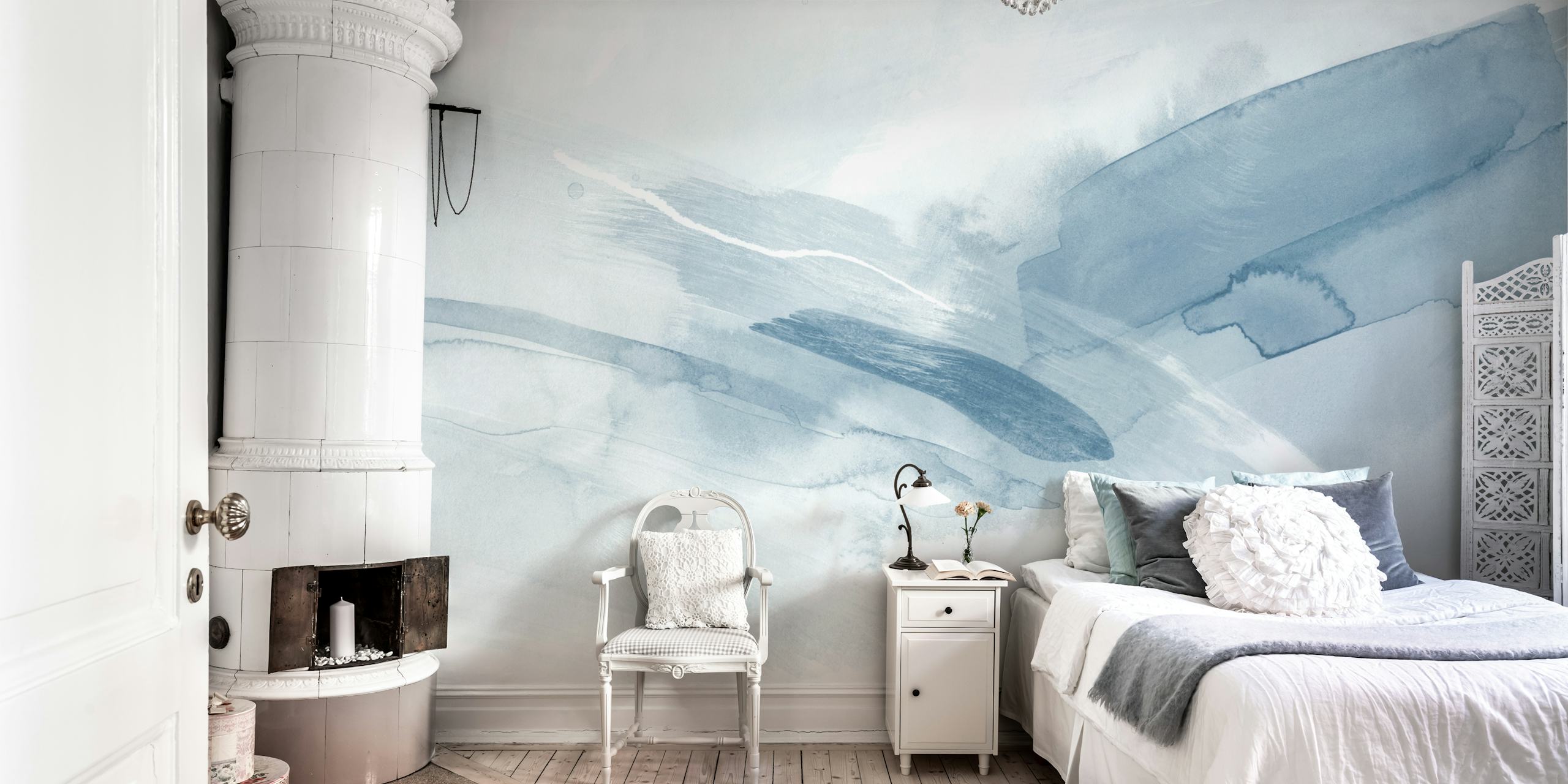 Soft blue brush strokes papel pintado en una habitación