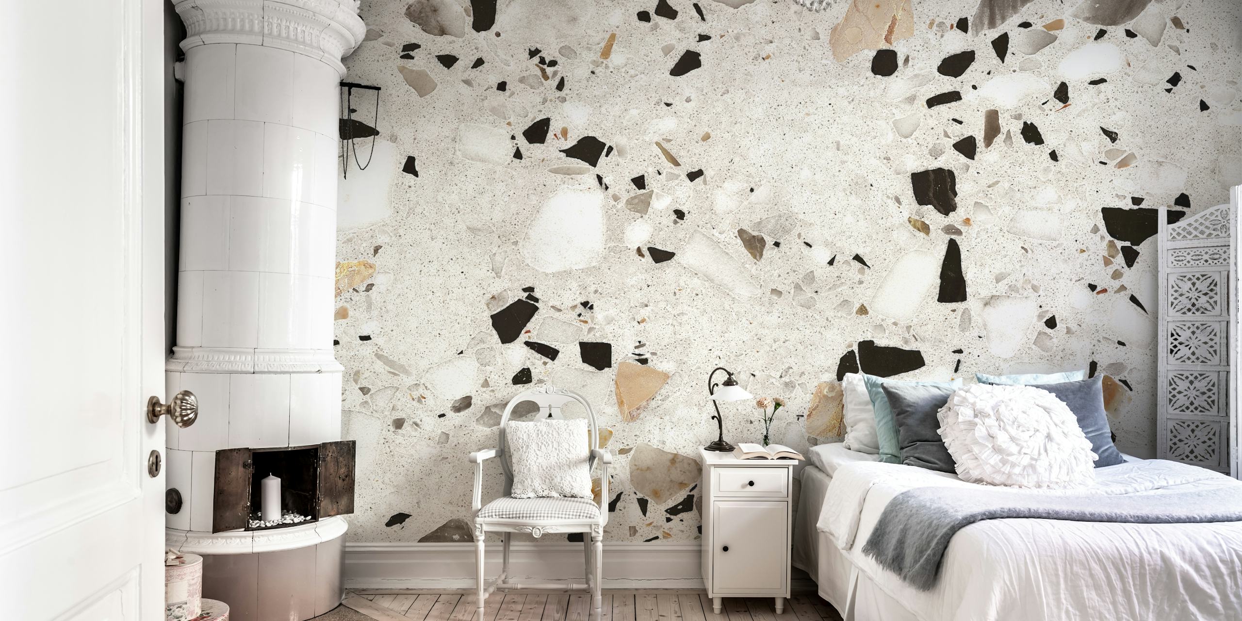 Italian Terrazzo Silver Wallpaper In Een Kamer