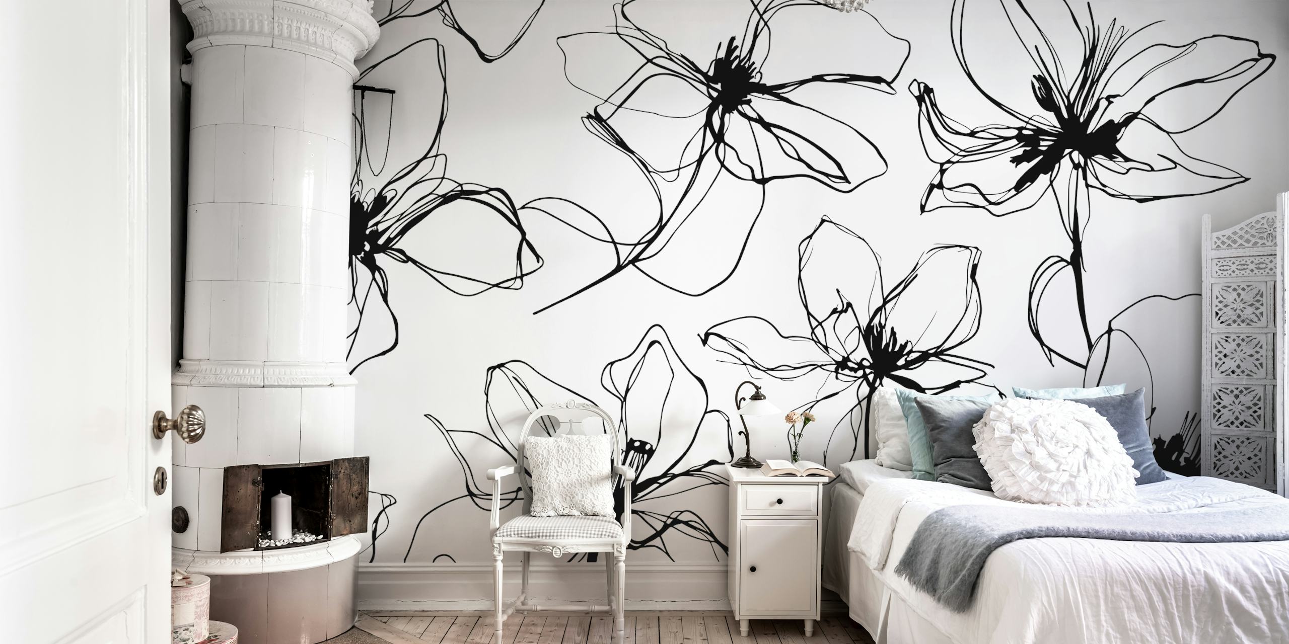 Crno-bijeli zidni mural s cvjetnim uzorkom u stilu skice s happywall.com