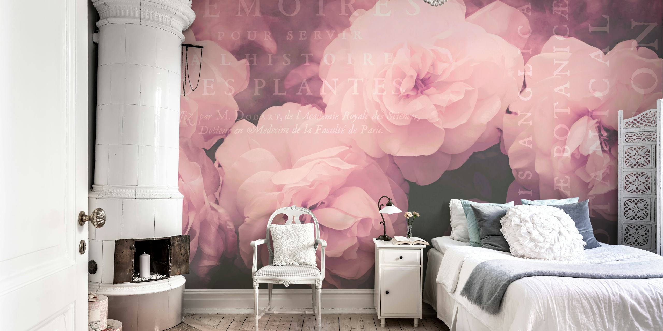 Floral Luxury In Twilight Pastel Pink behang in een kamer
