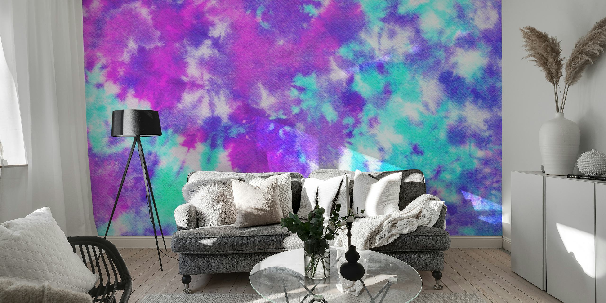 Fargerikt tie-dye mønster veggmaleri med nyanser av lilla, rosa og blått for interiør