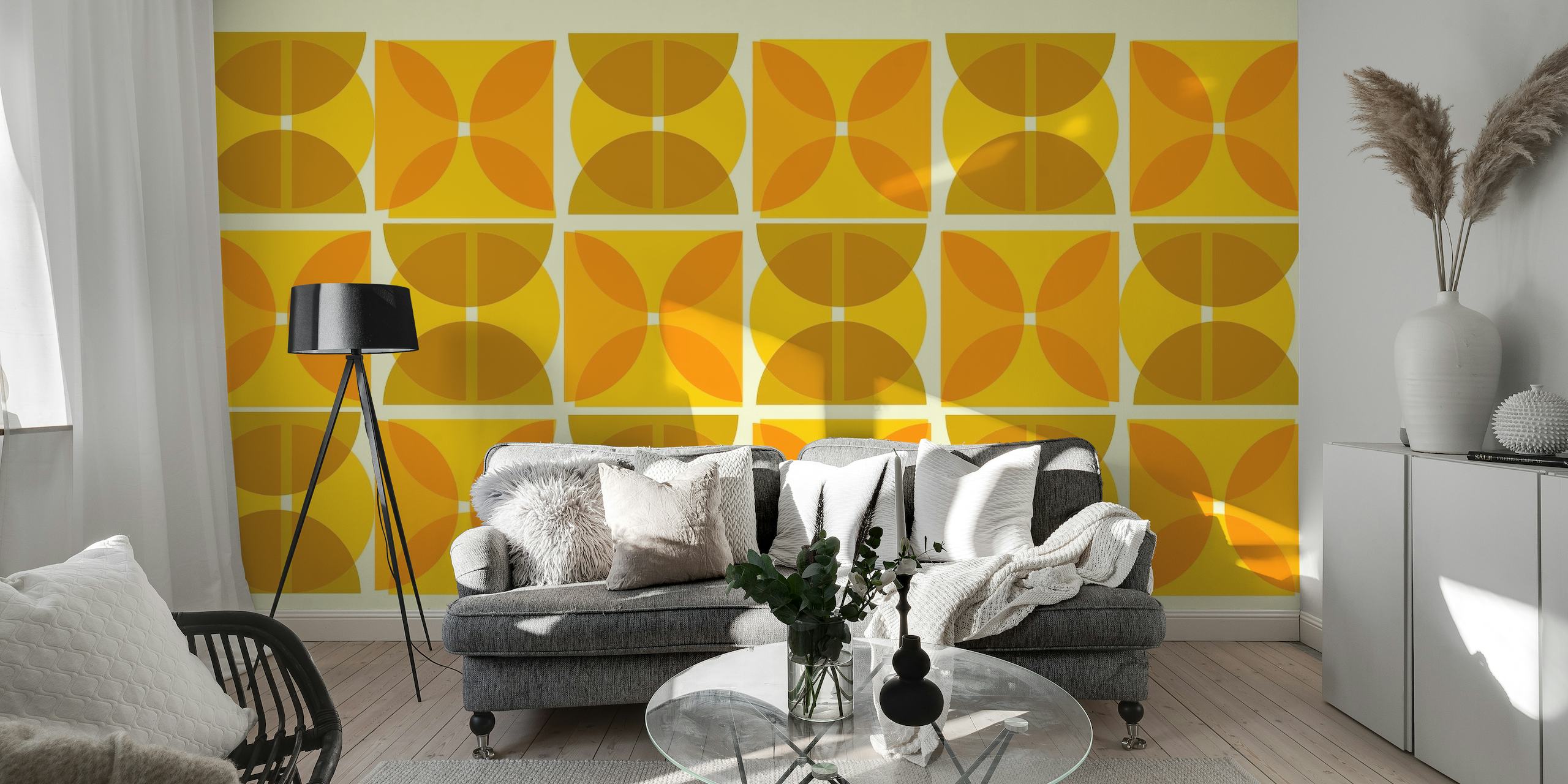 Bauhaus-inspireret vægmaleri med abstrakte geometriske former i gule og brune toner