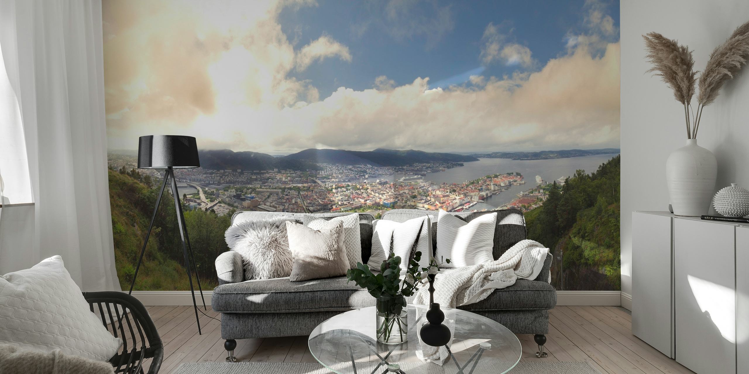Panoraamanäkymä seinämaalaus Bergenin kaupungista vuorten ja vehreyden ympäröimänä