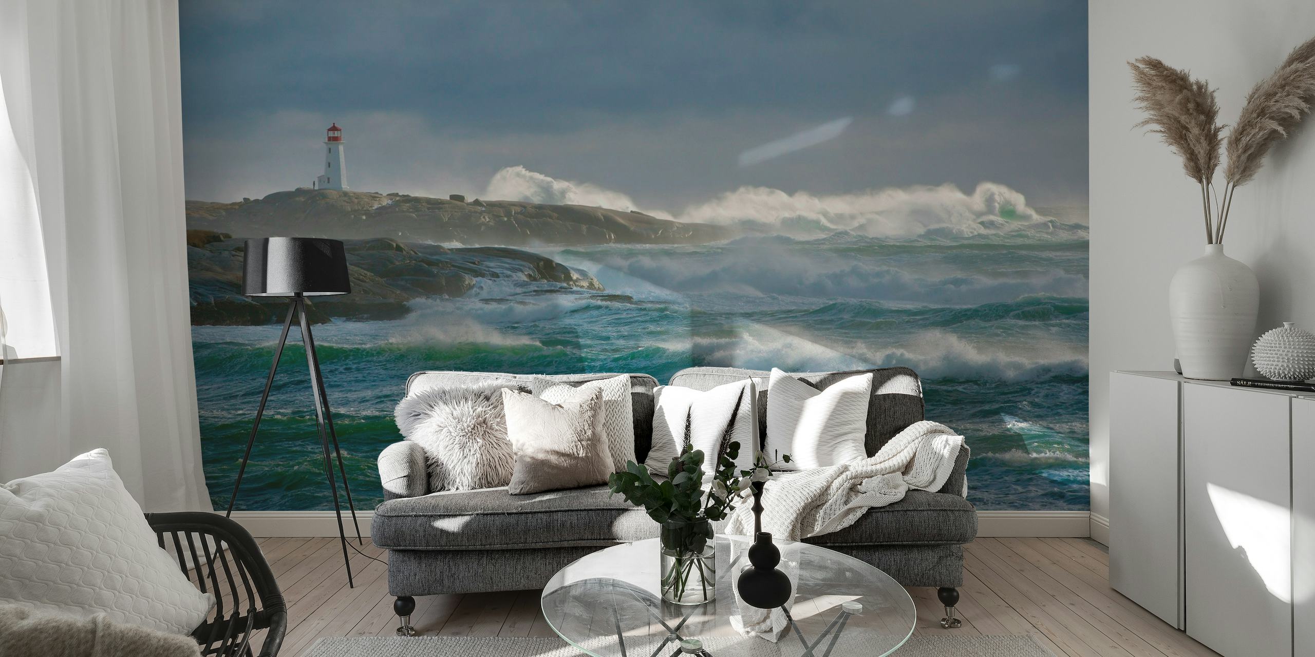 Myrskyinen meri majakan seinämaalauksella