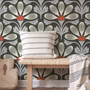 Classic Petal Elegance in Gray - L