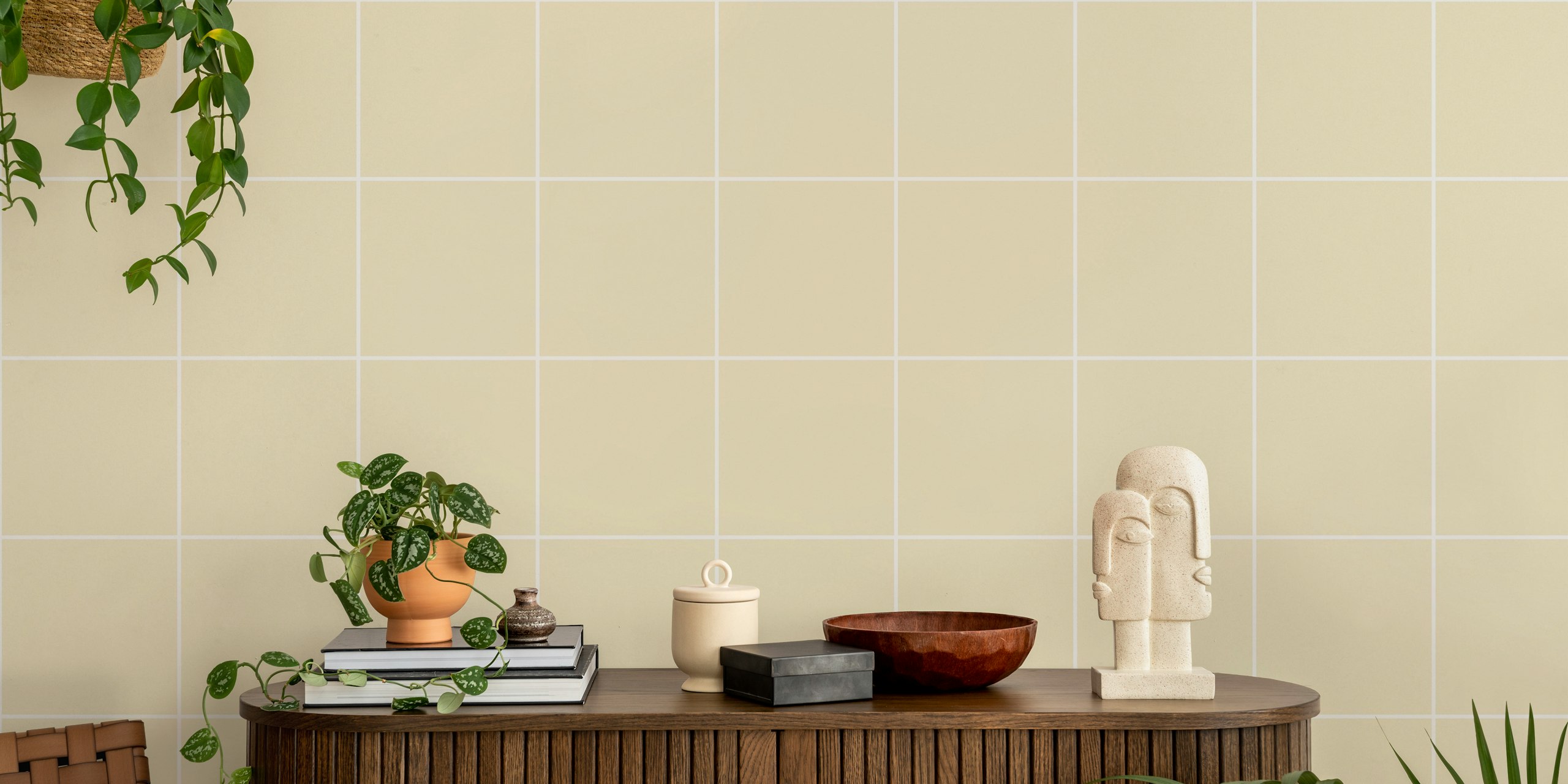 Medium Grid Pattern - Beige and White papel pintado en una habitación