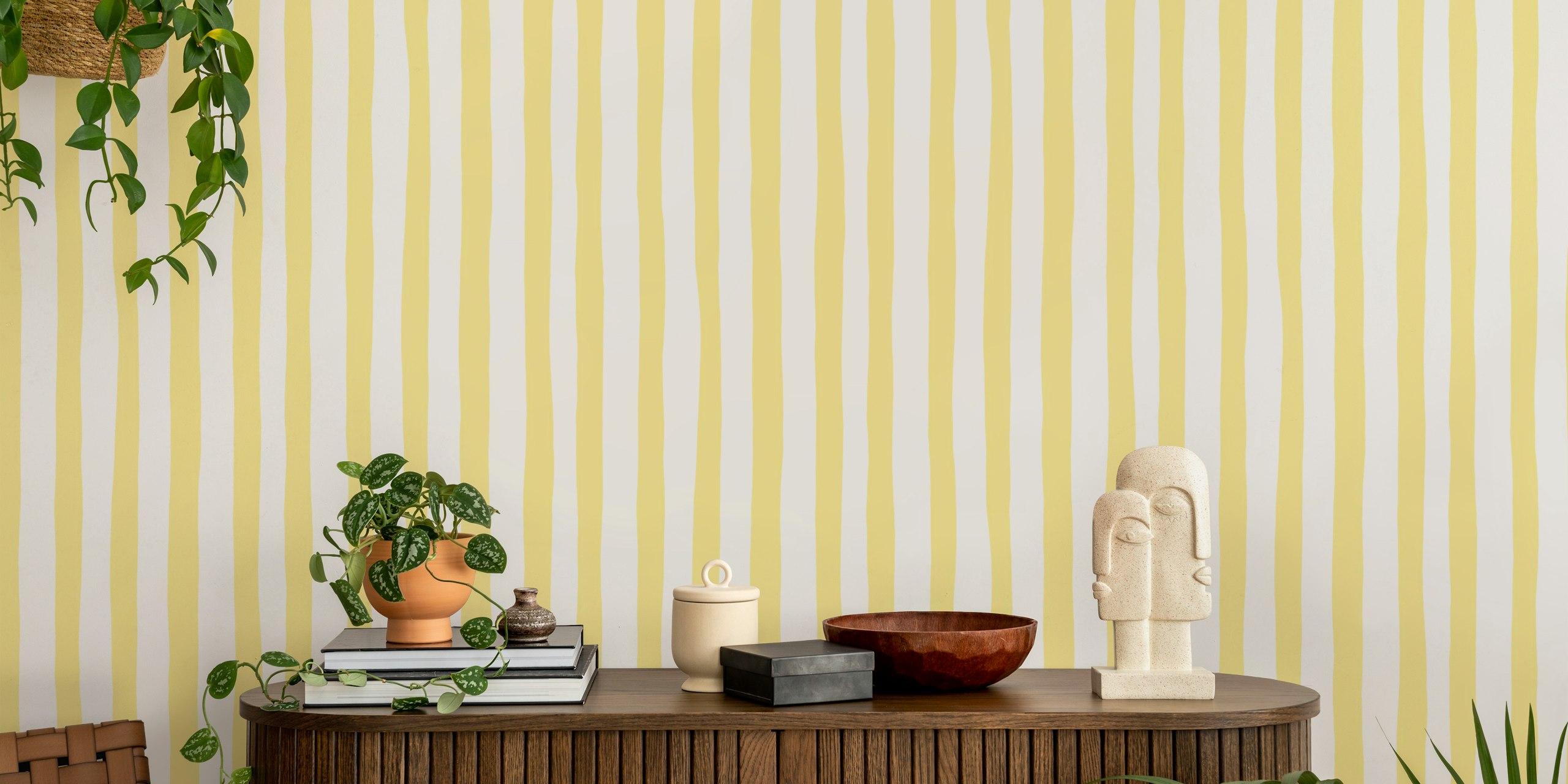 Lemon and White Painterly Stripes tapet i rummet