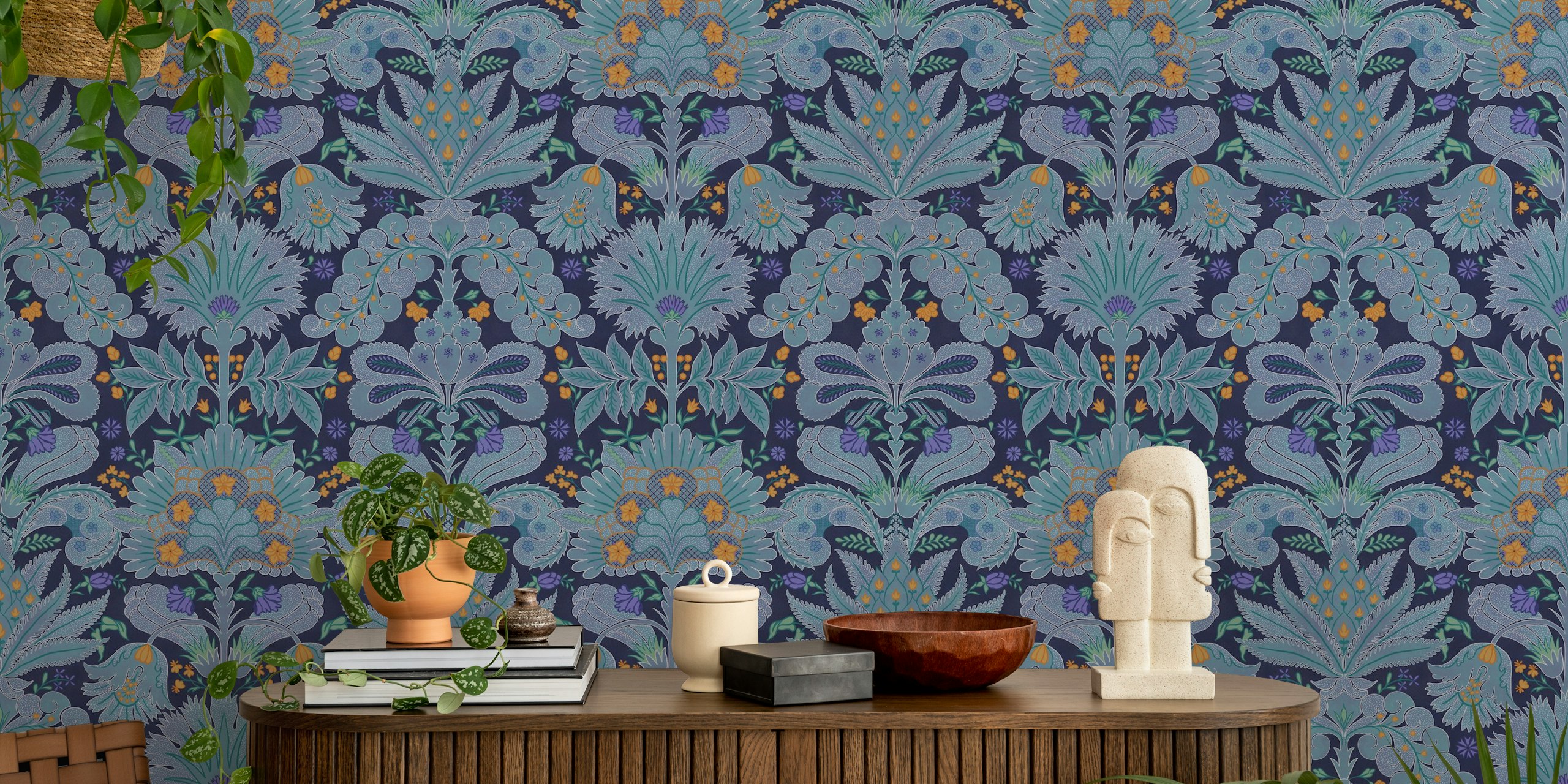 Tapeta Botanic Damask Iris Blue Purple Saffron v pokoji