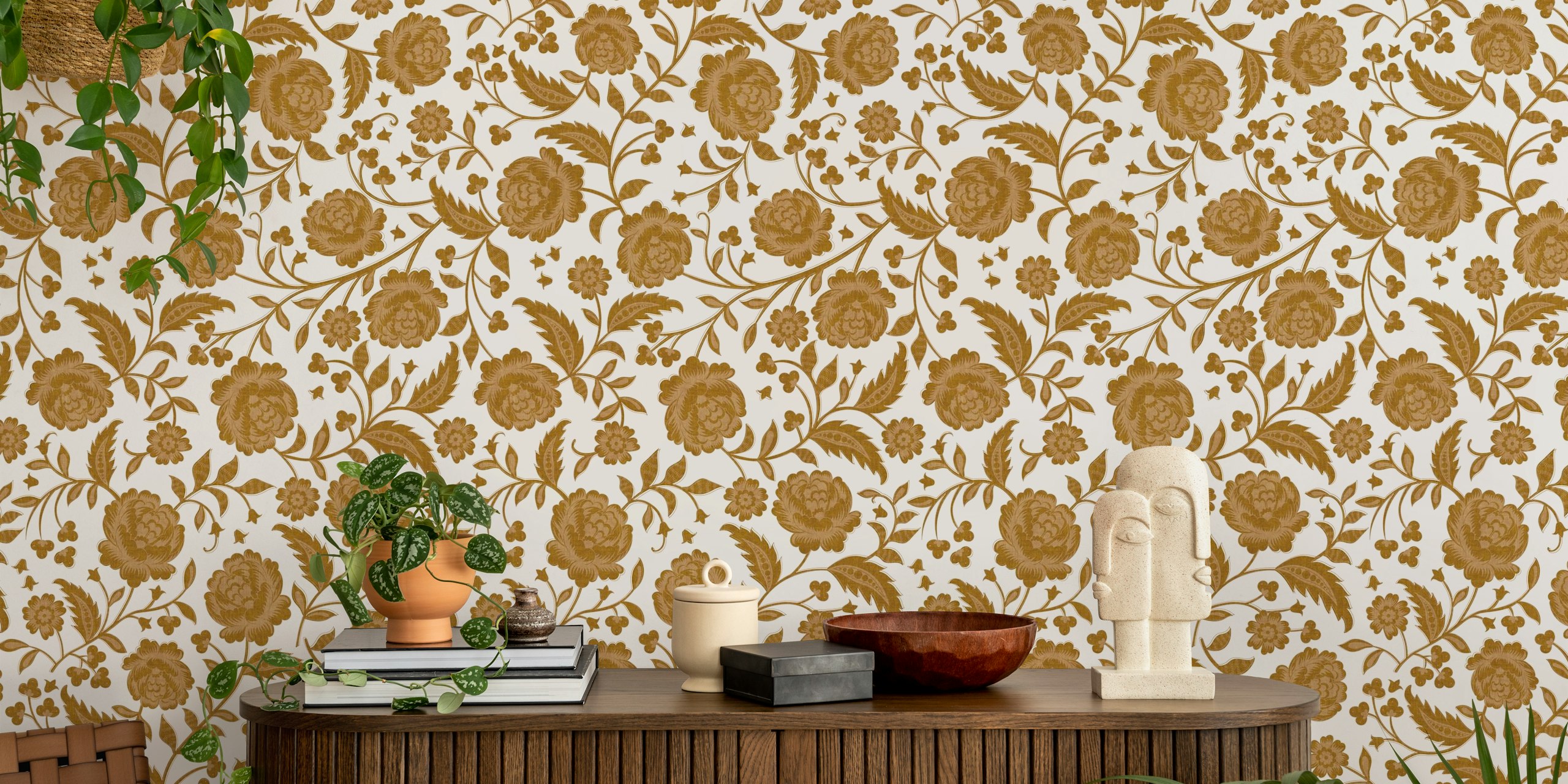 Romantic Rococo Ornate Chintz Floral Gold tapetti huoneessa