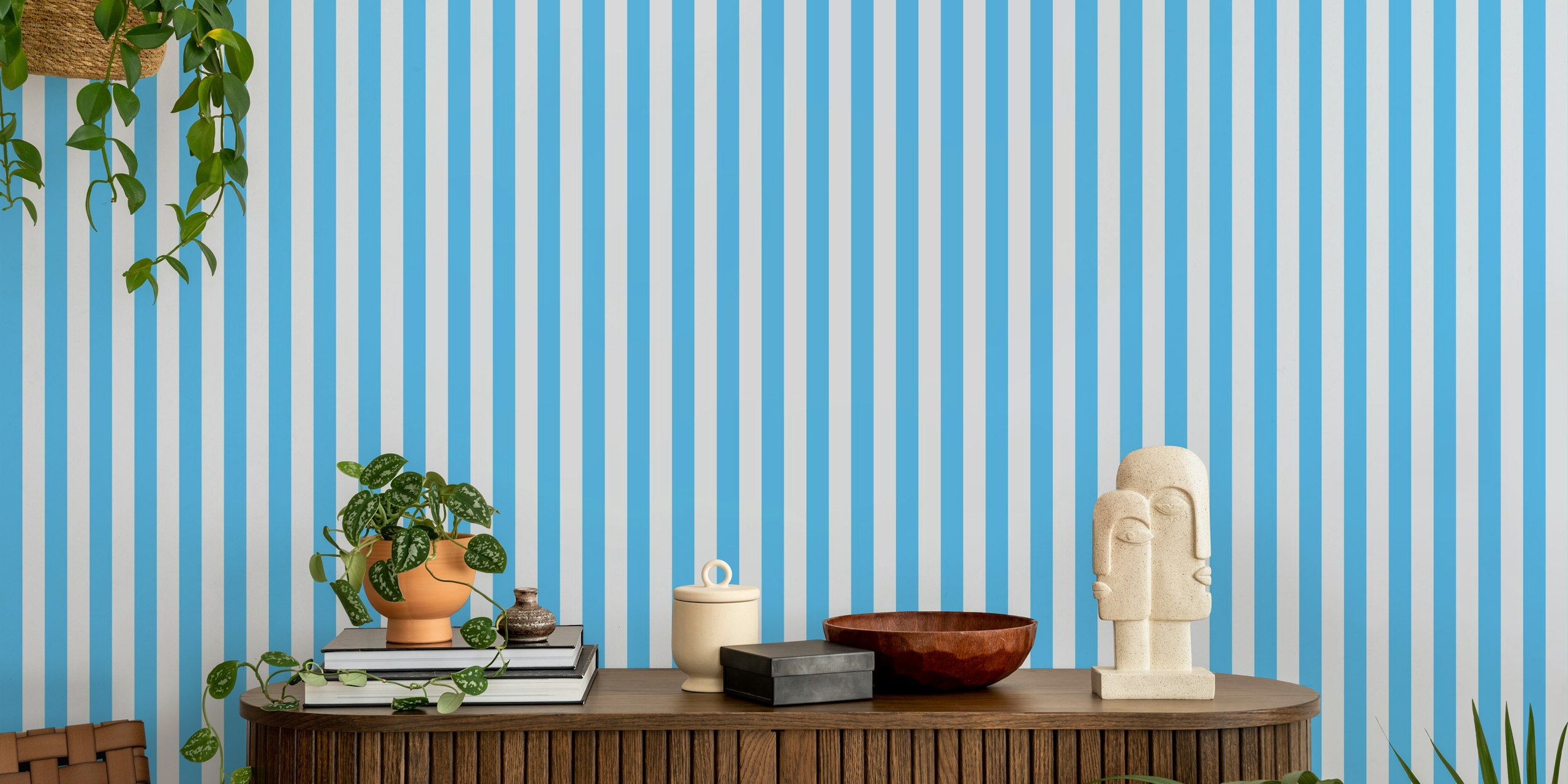 Tapeta Bold Blue Stripes v pokoji