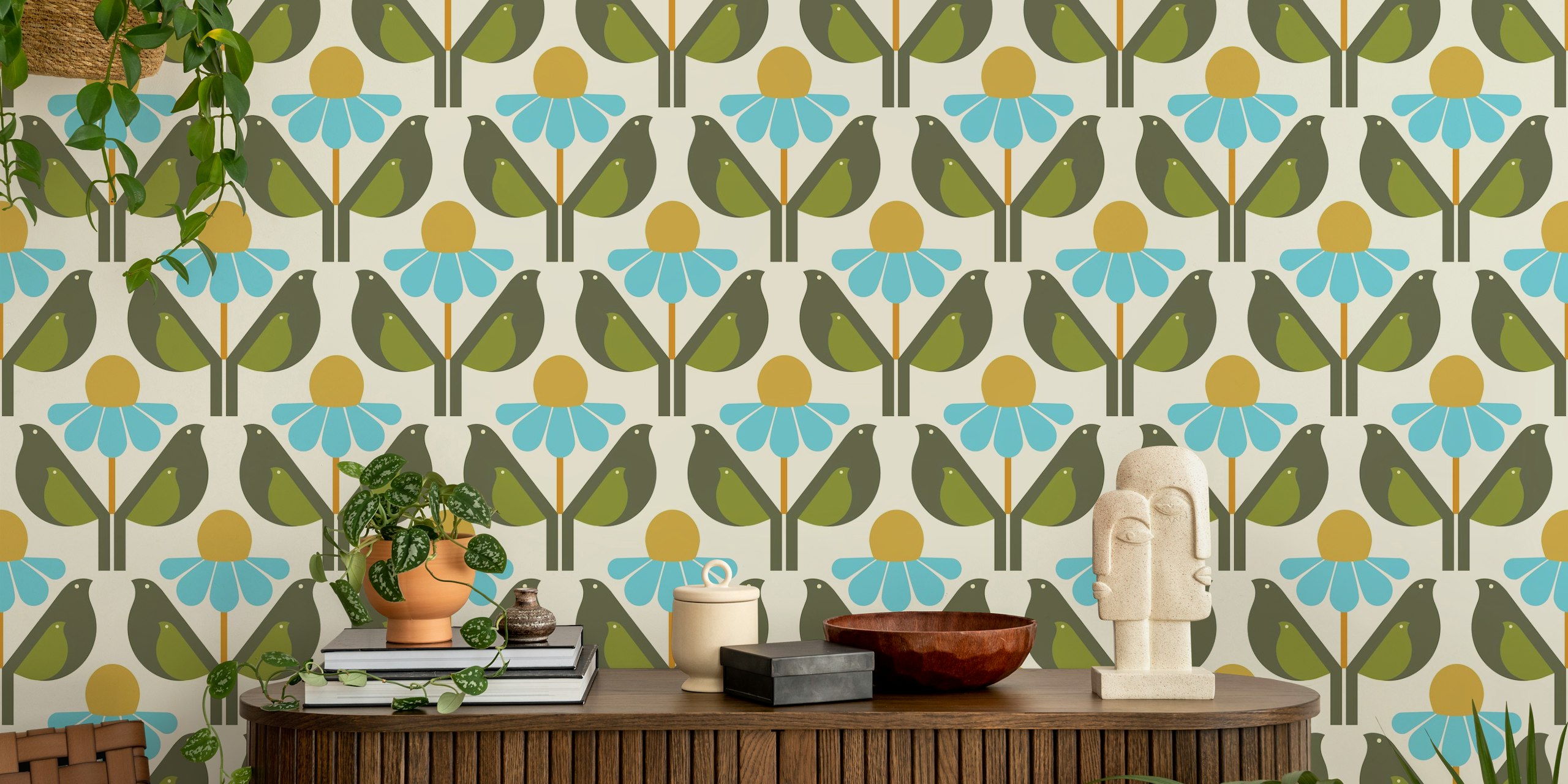 Groene vogels en bloemen in blauw en geel op crème achtergrond wallpaper