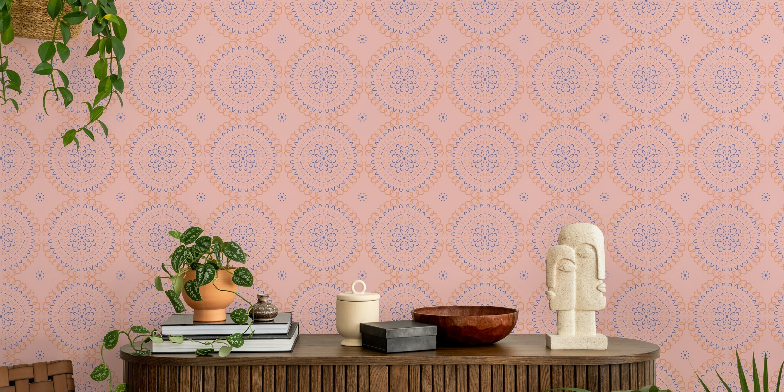 Doily Affirmations papel de parede rosa claro em um quarto