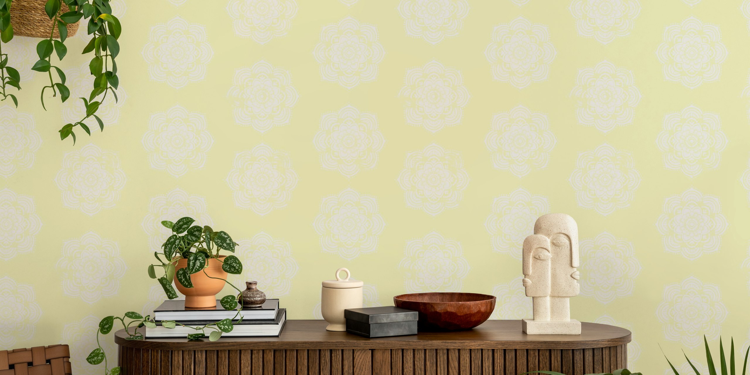 Citrus Boho Art -tapetti esillä huoneessa